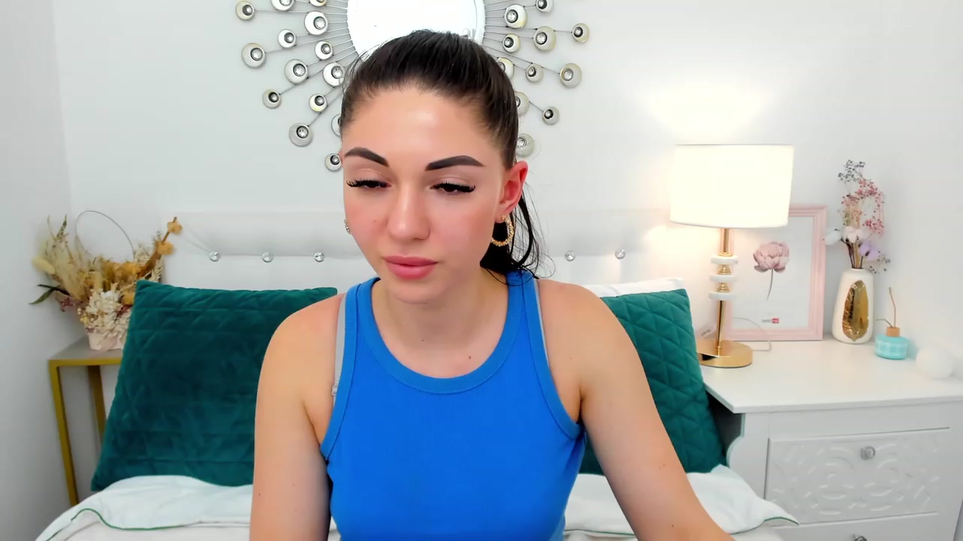Gallery image thumbnail from AnnaHix's myfreecams stream on, 05/14/2023, 16:05 image 9 of 20