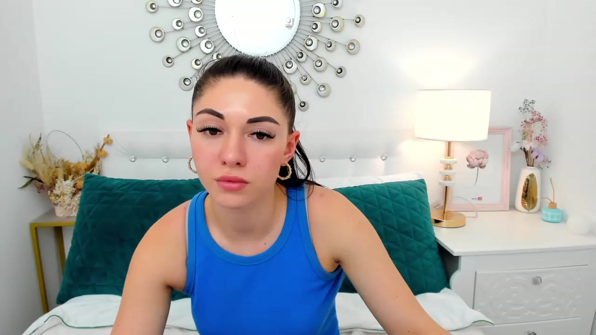 Gallery image thumbnail from AnnaHix's myfreecams stream on, 05/14/2023, 16:05 image 14 of 20