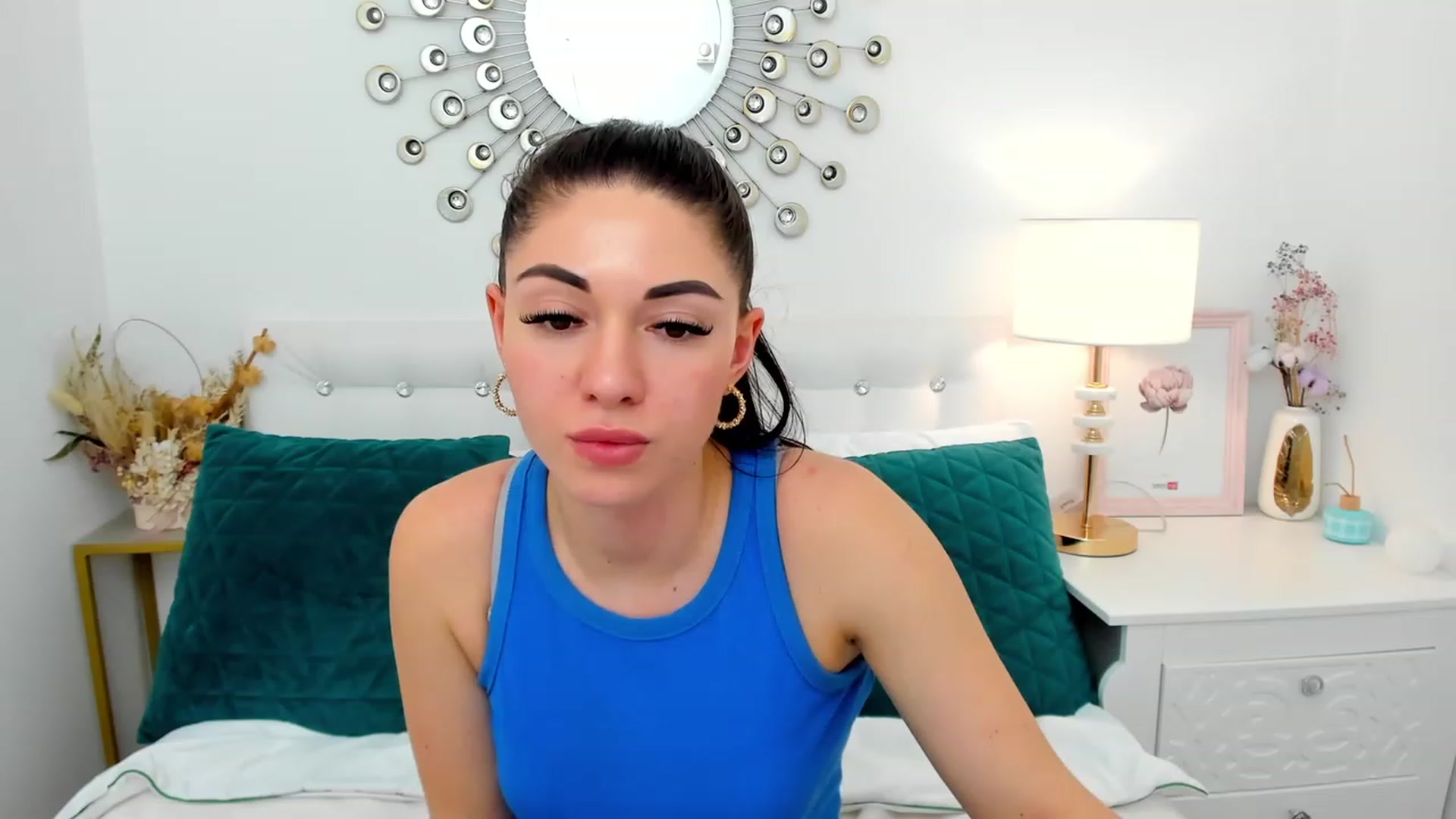 Gallery image thumbnail from AnnaHix's myfreecams stream on, 05/14/2023, 16:05 image 16 of 20