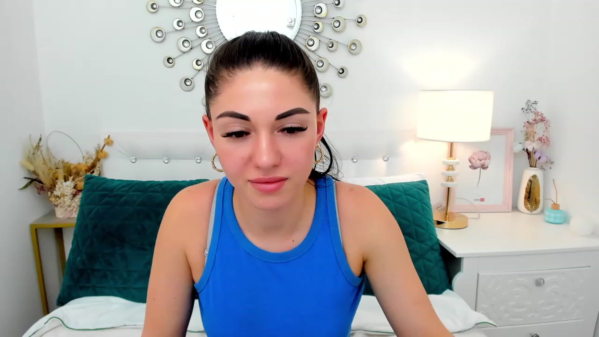 Gallery image thumbnail from AnnaHix's myfreecams stream on, 05/14/2023, 16:05 image 8 of 20