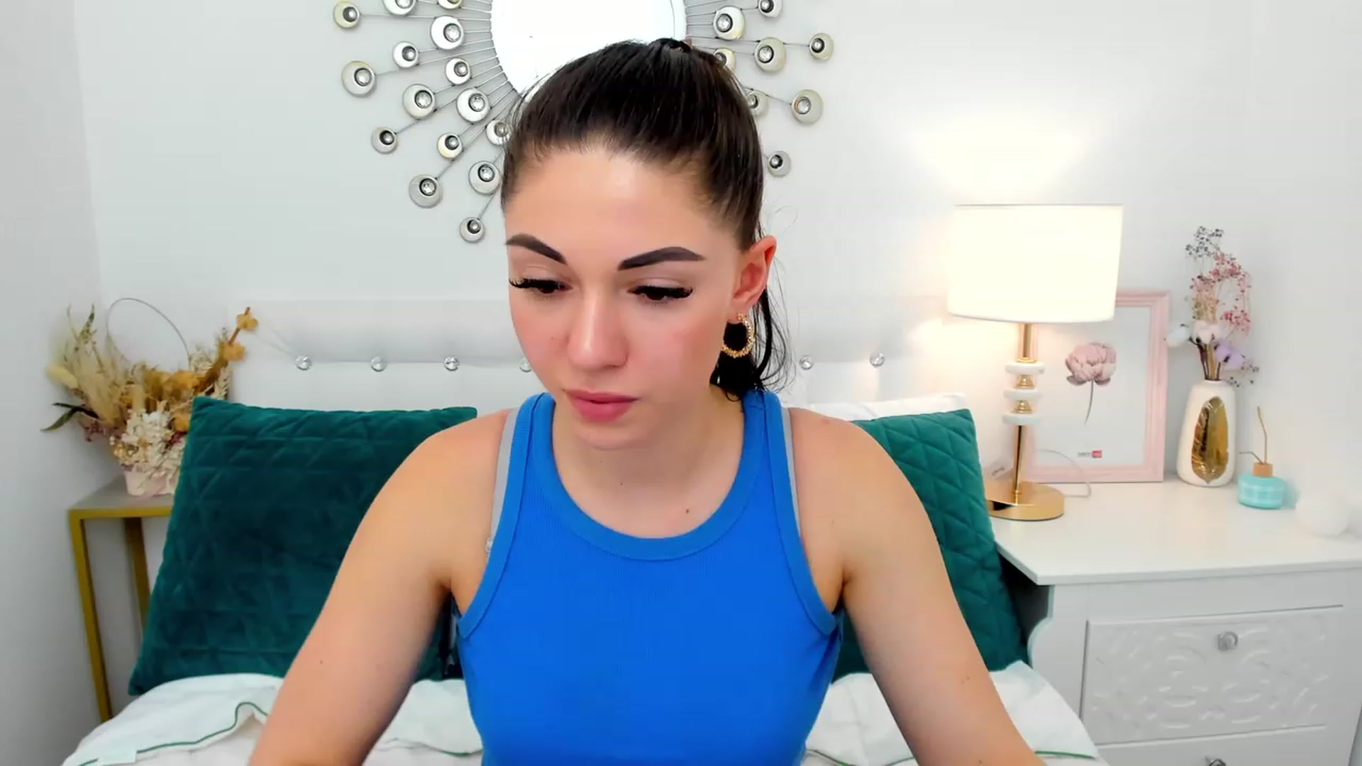Gallery image thumbnail from AnnaHix's myfreecams stream on, 05/14/2023, 16:05 image 3 of 20