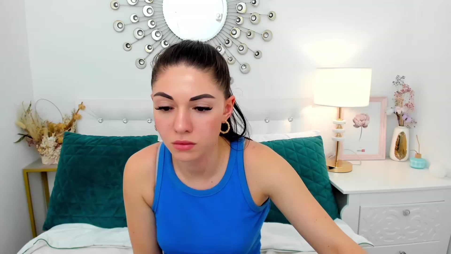 Gallery image thumbnail from AnnaHix's myfreecams stream on, 05/14/2023, 16:05 image 17 of 20