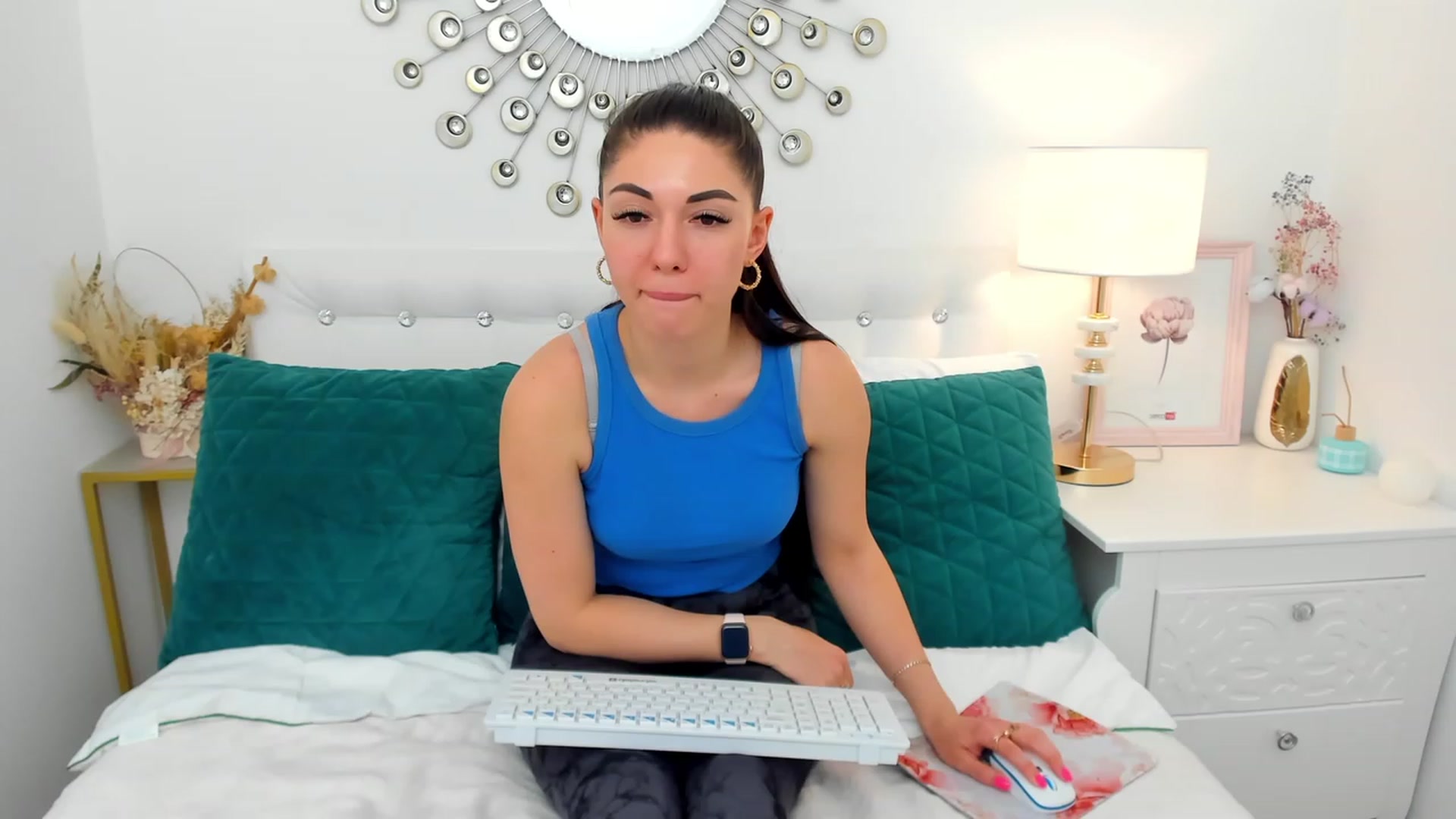 Gallery image thumbnail from AnnaHix's myfreecams stream on, 05/14/2023, 18:14 image 7 of 20