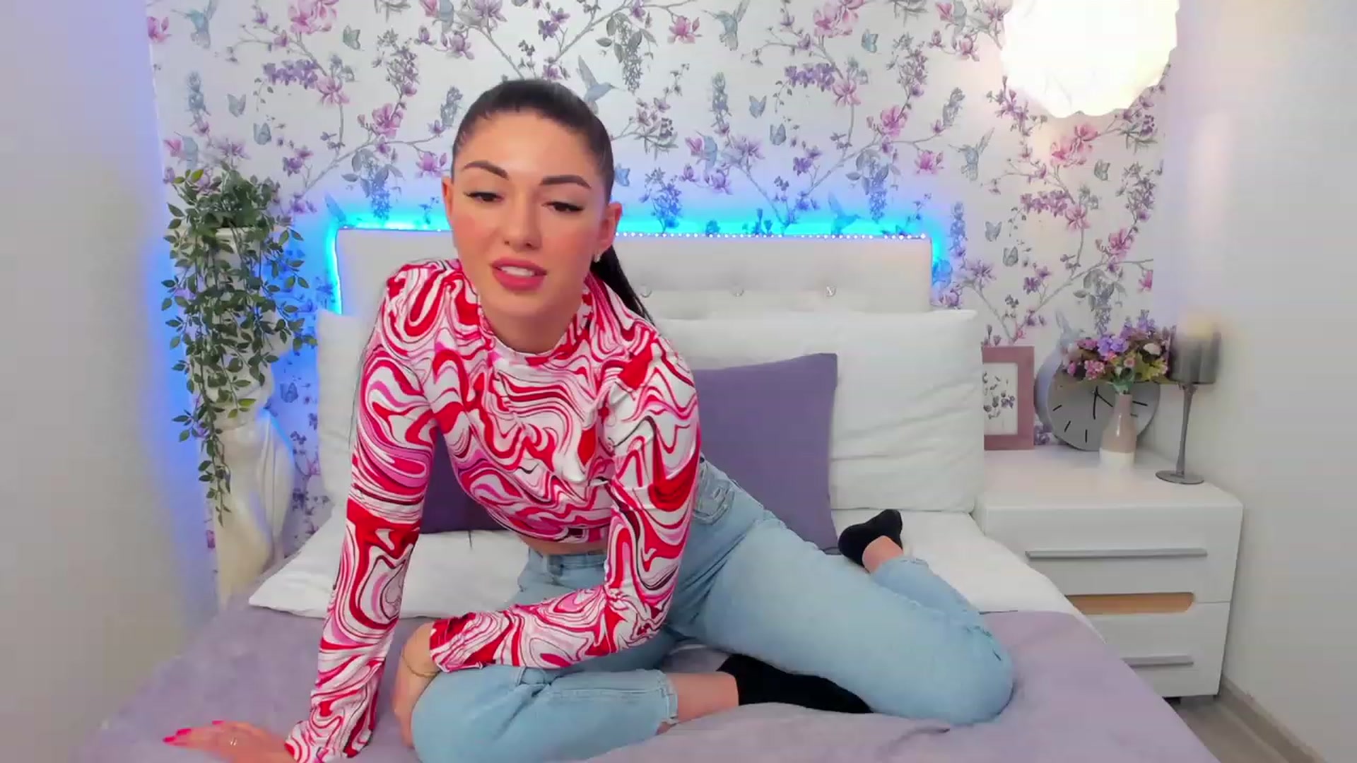 Gallery image thumbnail from AnnaHix's myfreecams stream on, 05/16/2023, 07:38 image 14 of 20