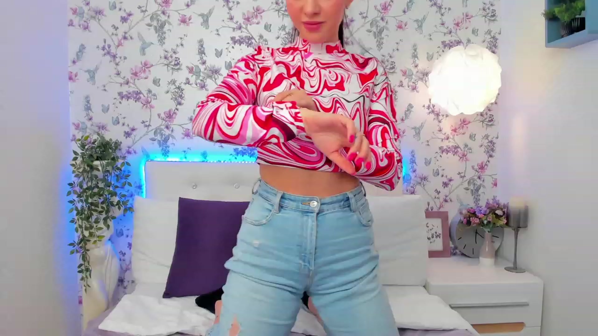 Gallery image thumbnail from AnnaHix's myfreecams stream on, 05/16/2023, 07:38 image 6 of 20