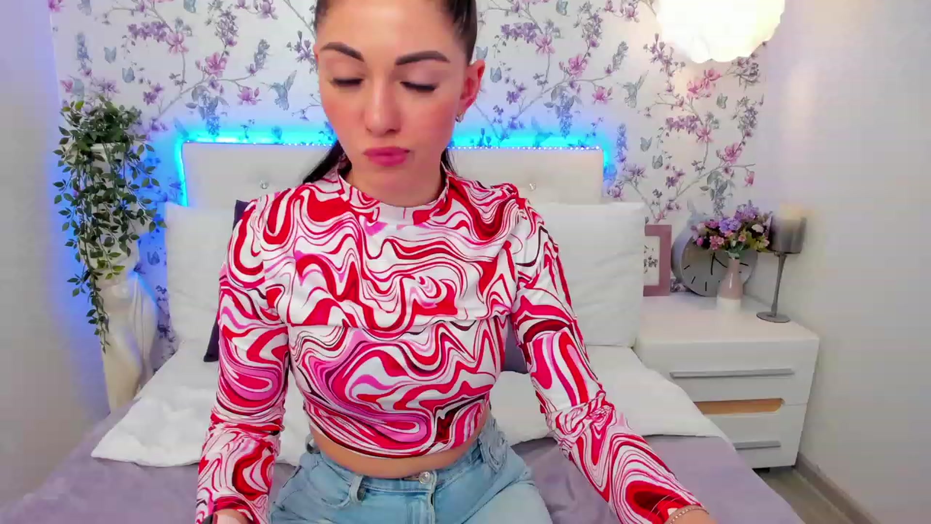Gallery image thumbnail from AnnaHix's myfreecams stream on, 05/16/2023, 11:26 image 9 of 20