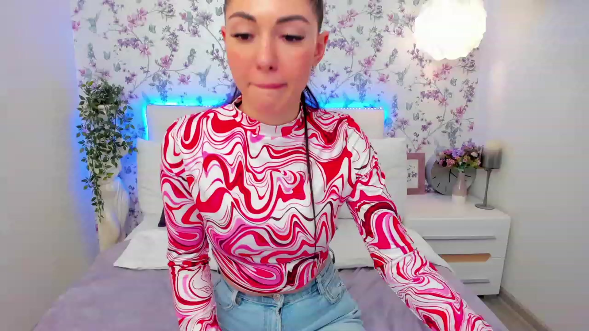 Gallery image thumbnail from AnnaHix's myfreecams stream on, 05/16/2023, 11:26 image 18 of 20