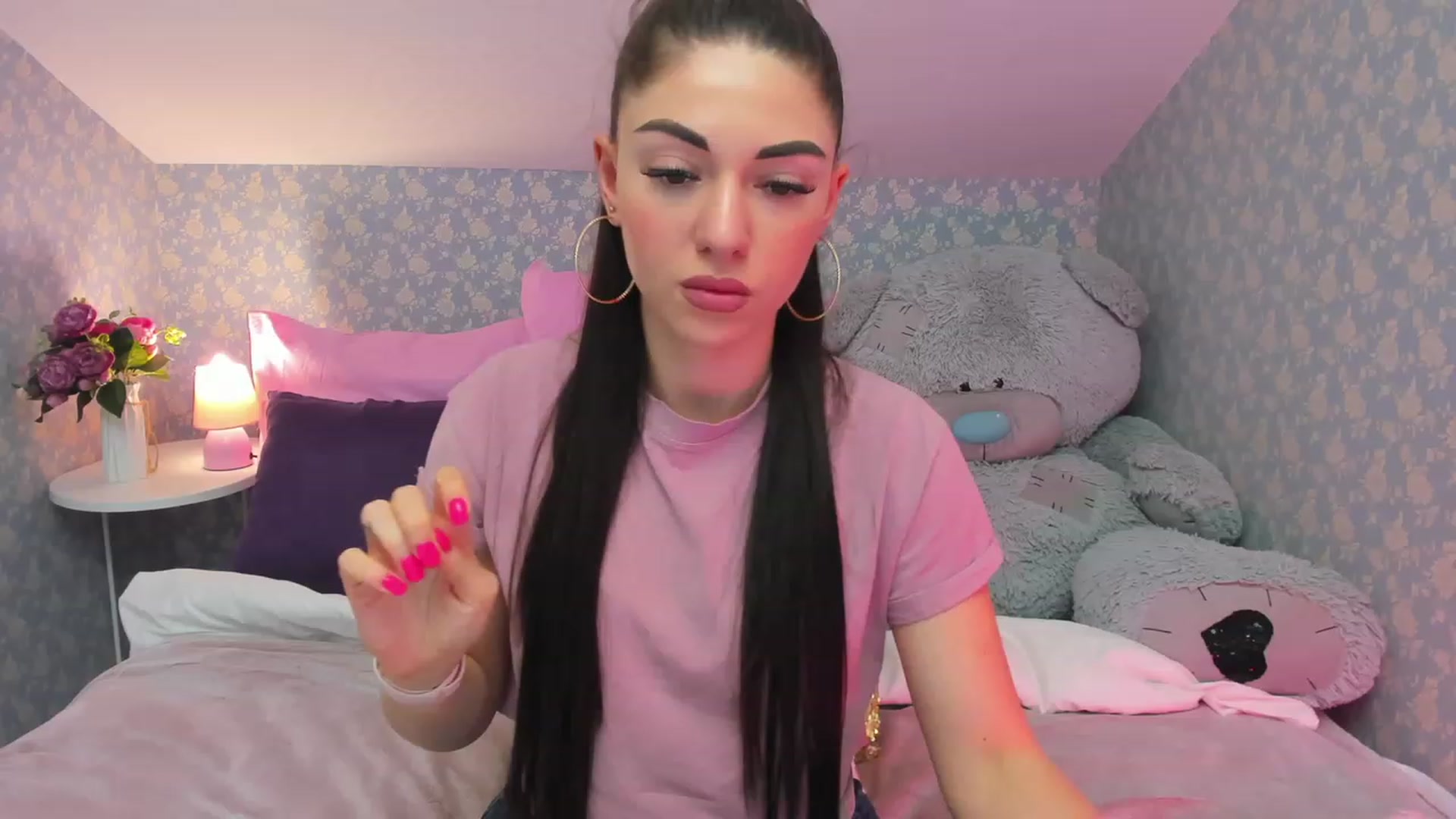 Gallery image thumbnail from AnnaHix's myfreecams stream on, 05/18/2023, 14:56 image 10 of 20