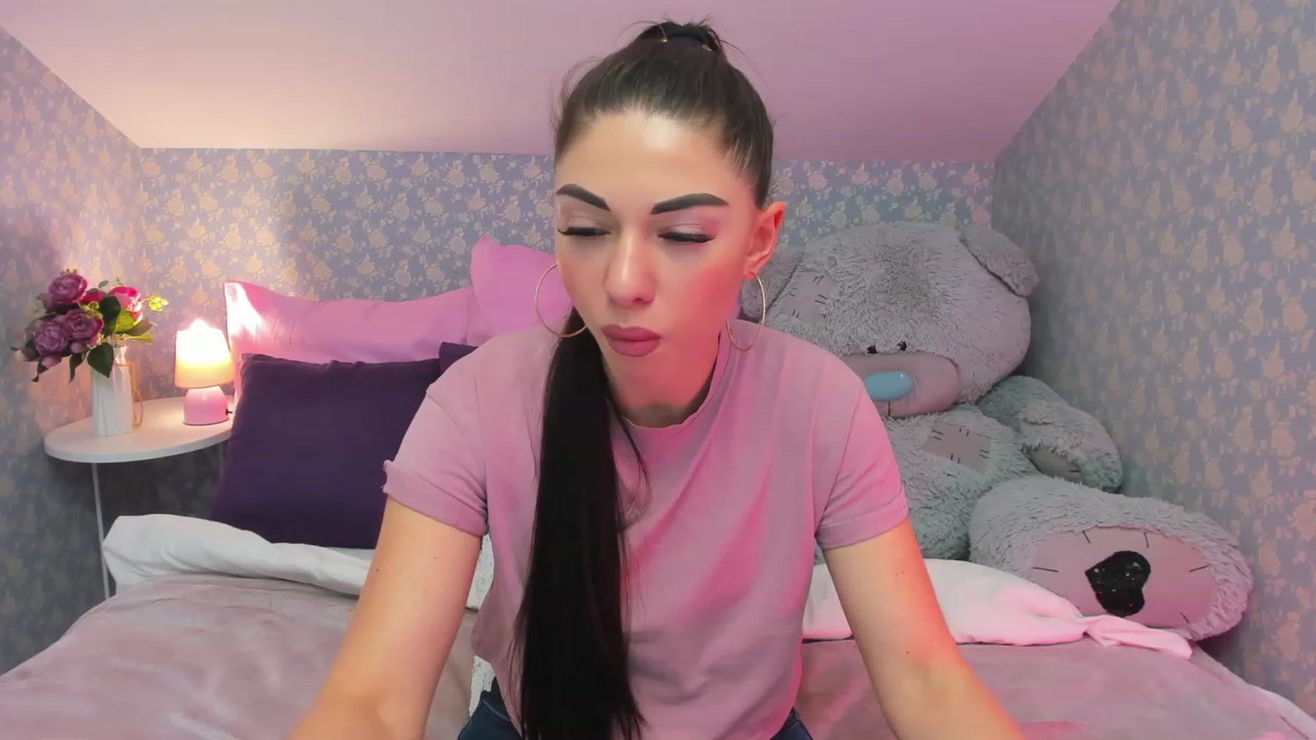 Gallery image thumbnail from AnnaHix's myfreecams stream on, 05/18/2023, 14:56 image 1 of 20
