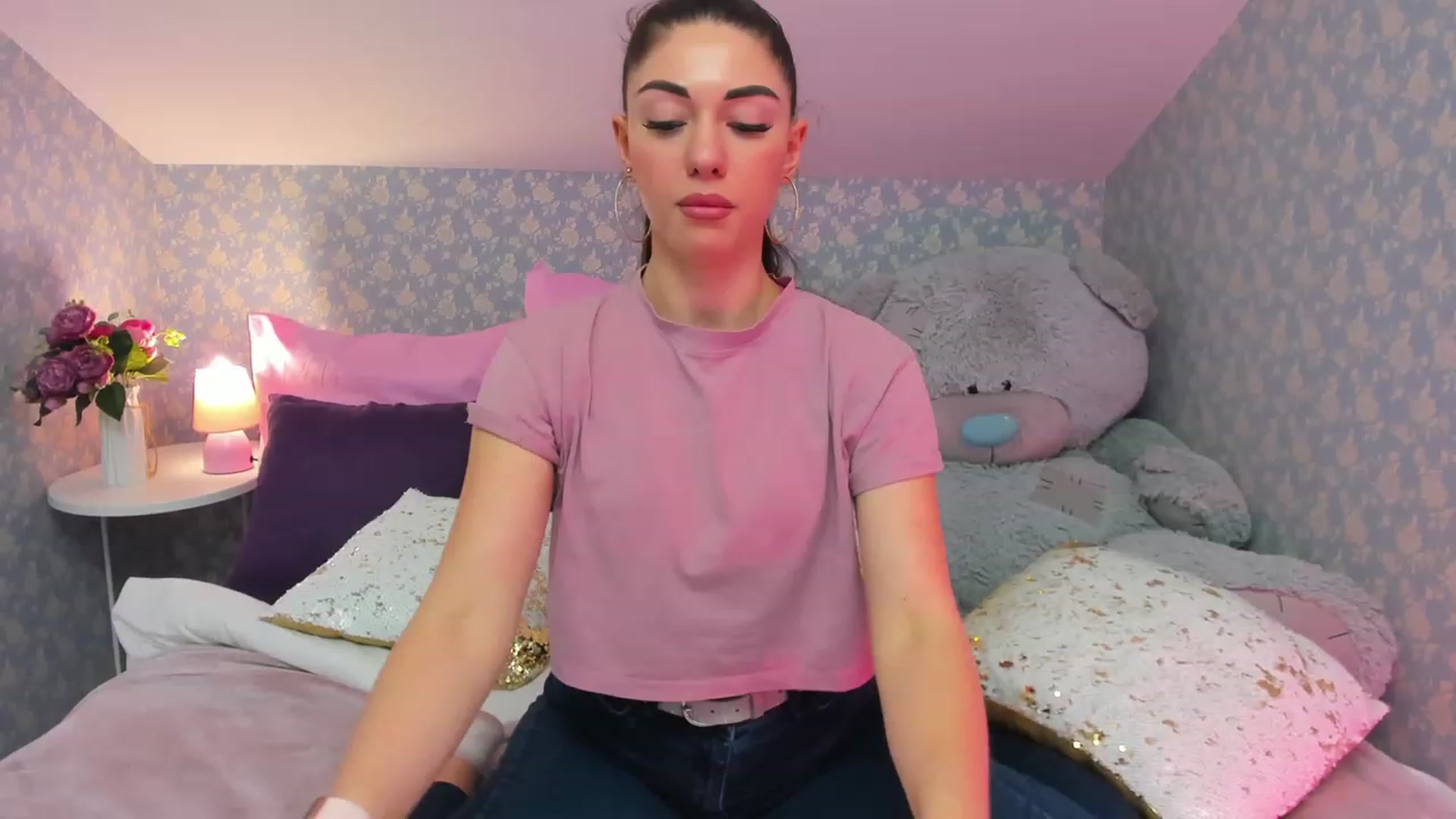 Gallery image thumbnail from AnnaHix's myfreecams stream on, 05/18/2023, 14:56 image 18 of 20