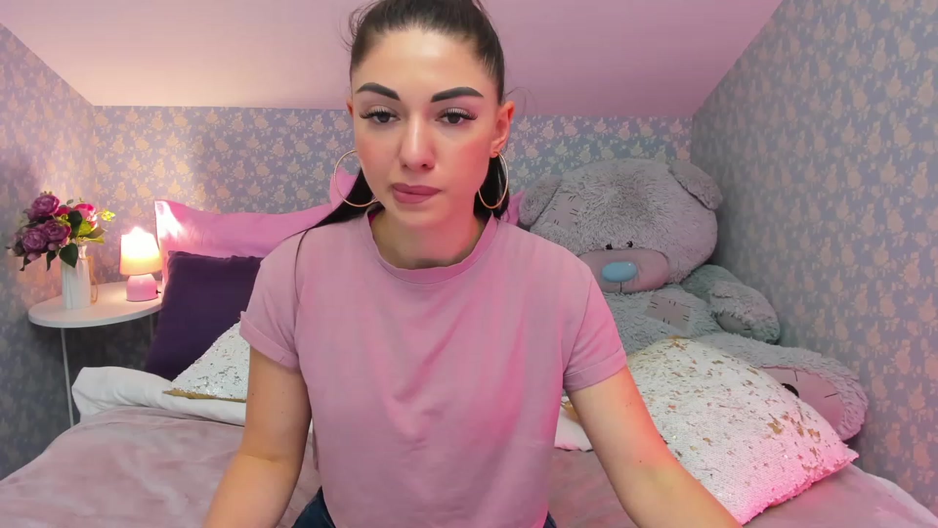 Gallery image thumbnail from AnnaHix's myfreecams stream on, 05/18/2023, 14:56 image 16 of 20