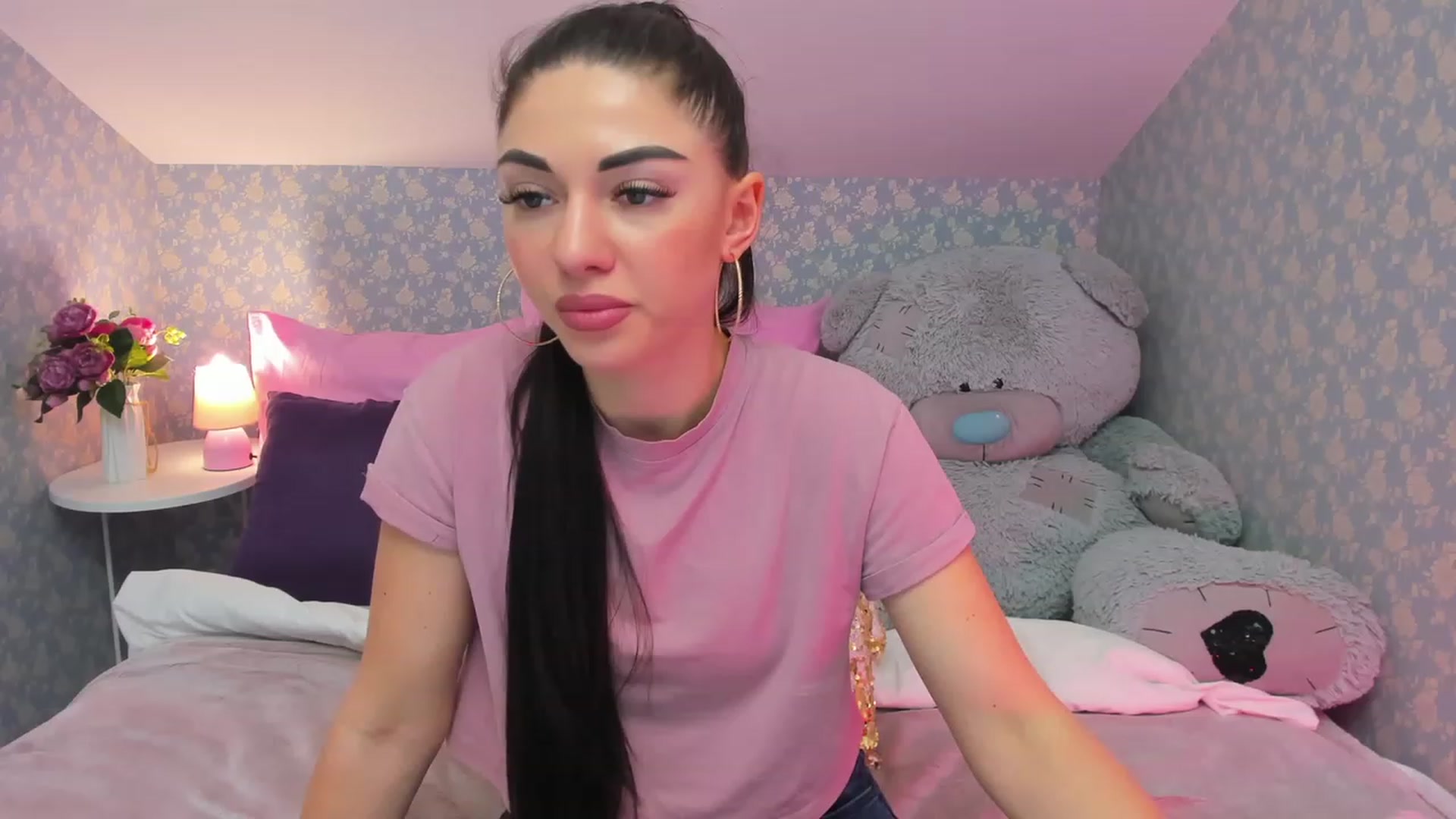 Gallery image thumbnail from AnnaHix's myfreecams stream on, 05/18/2023, 14:56 image 2 of 20