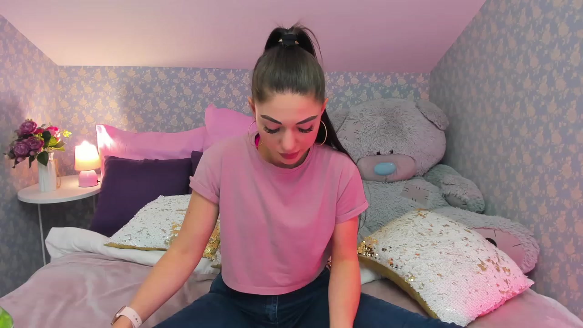 Gallery image thumbnail from AnnaHix's myfreecams stream on, 05/18/2023, 14:56 image 13 of 20