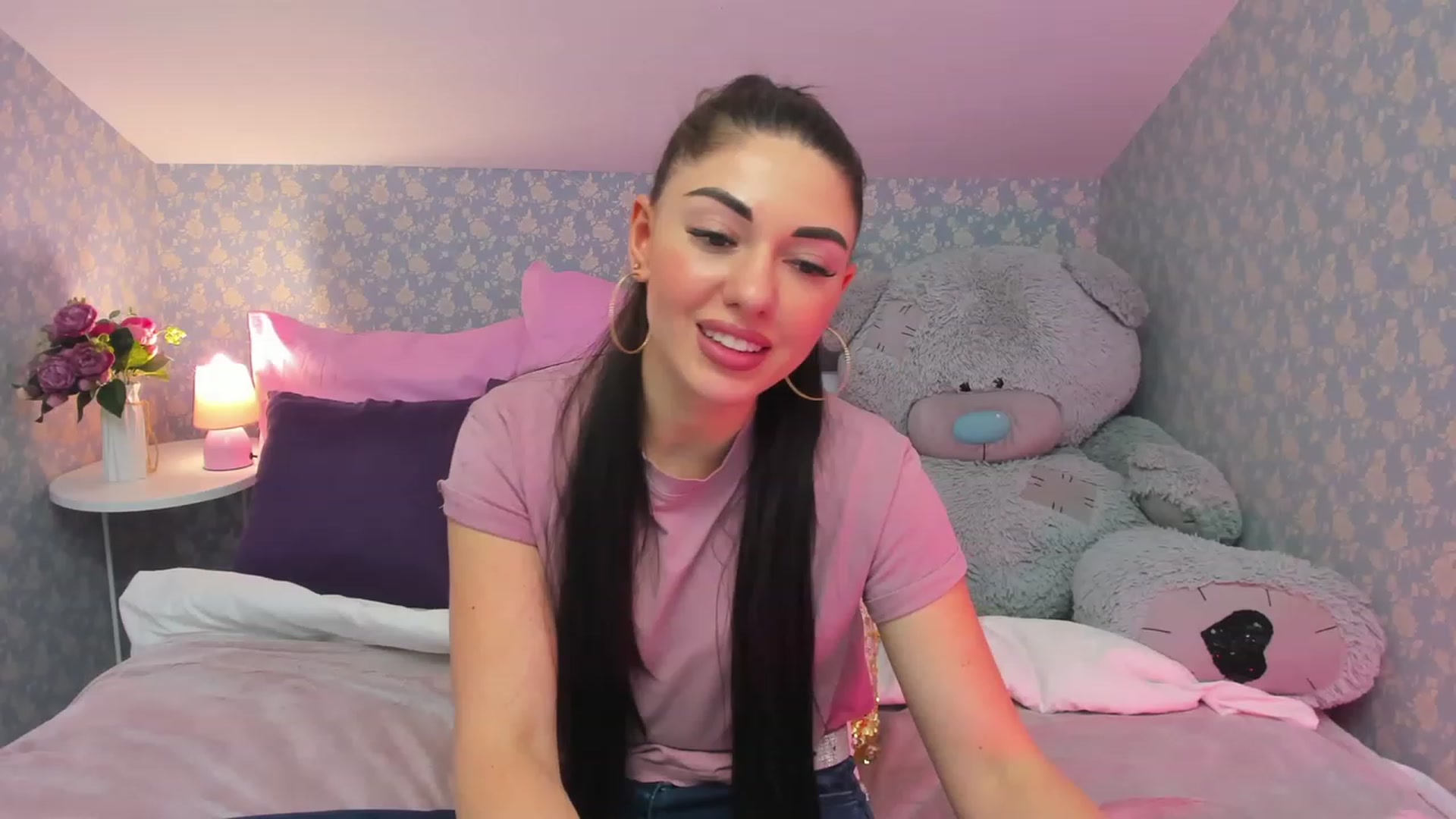 Gallery image thumbnail from AnnaHix's myfreecams stream on, 05/18/2023, 14:56 image 5 of 20