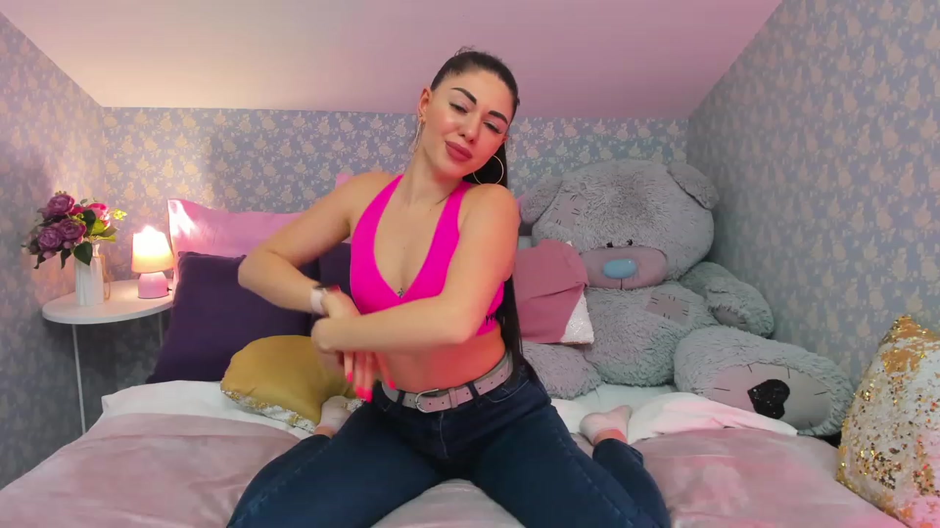 Gallery image thumbnail from AnnaHix's myfreecams stream on, 05/18/2023, 17:07 image 18 of 20
