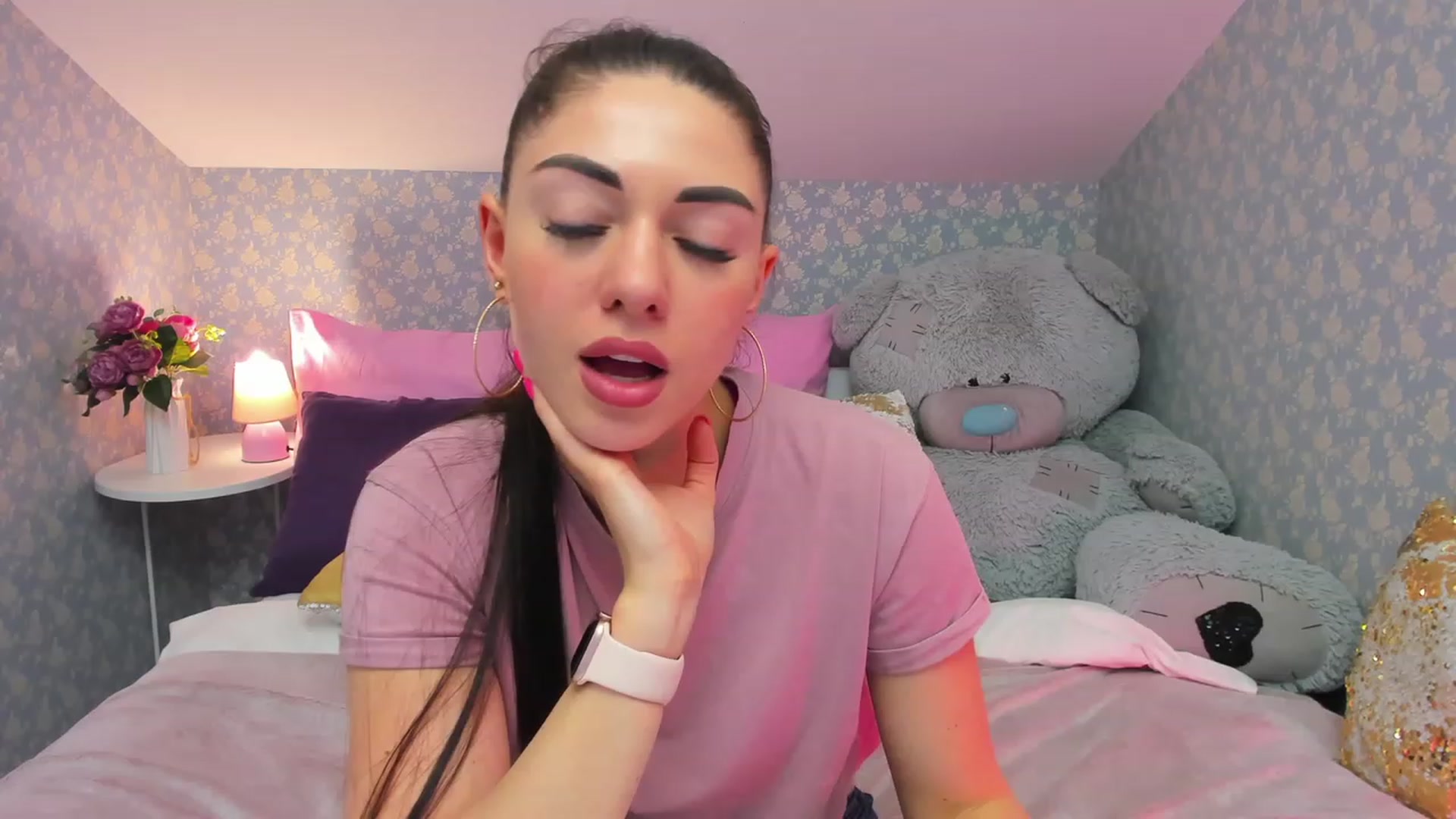 Gallery image thumbnail from AnnaHix's myfreecams stream on, 05/18/2023, 18:52 image 7 of 20