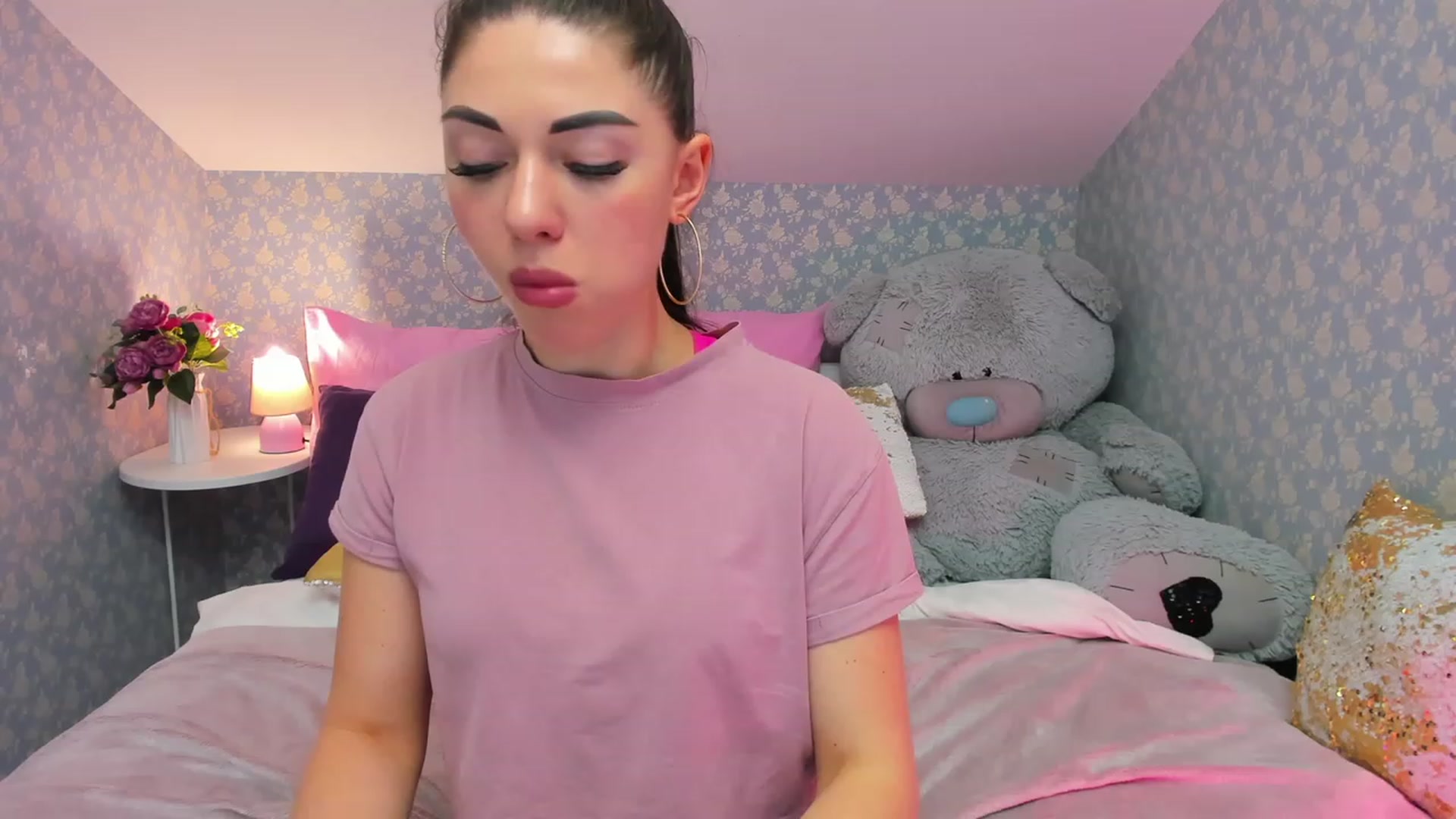 Gallery image thumbnail from AnnaHix's myfreecams stream on, 05/18/2023, 18:52 image 1 of 20
