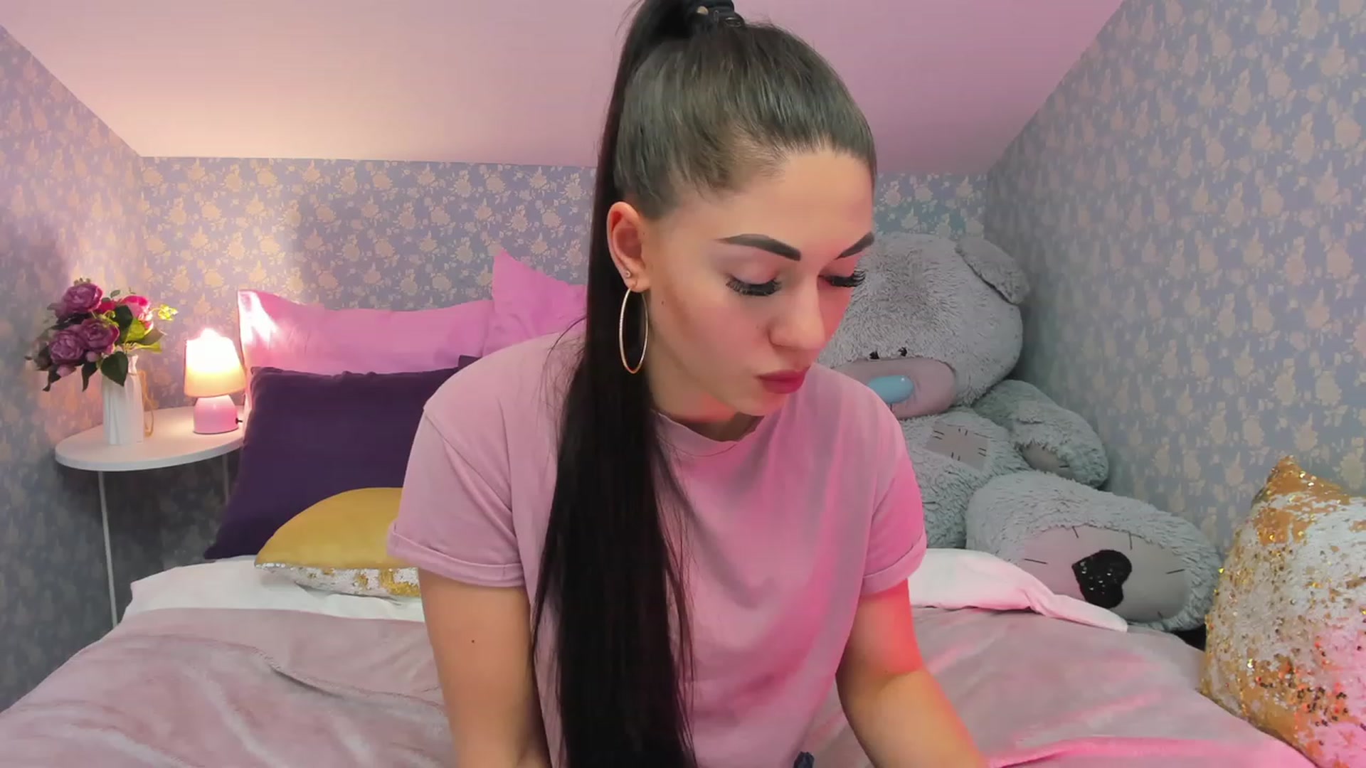 Gallery image thumbnail from AnnaHix's myfreecams stream on, 05/18/2023, 18:52 image 18 of 20