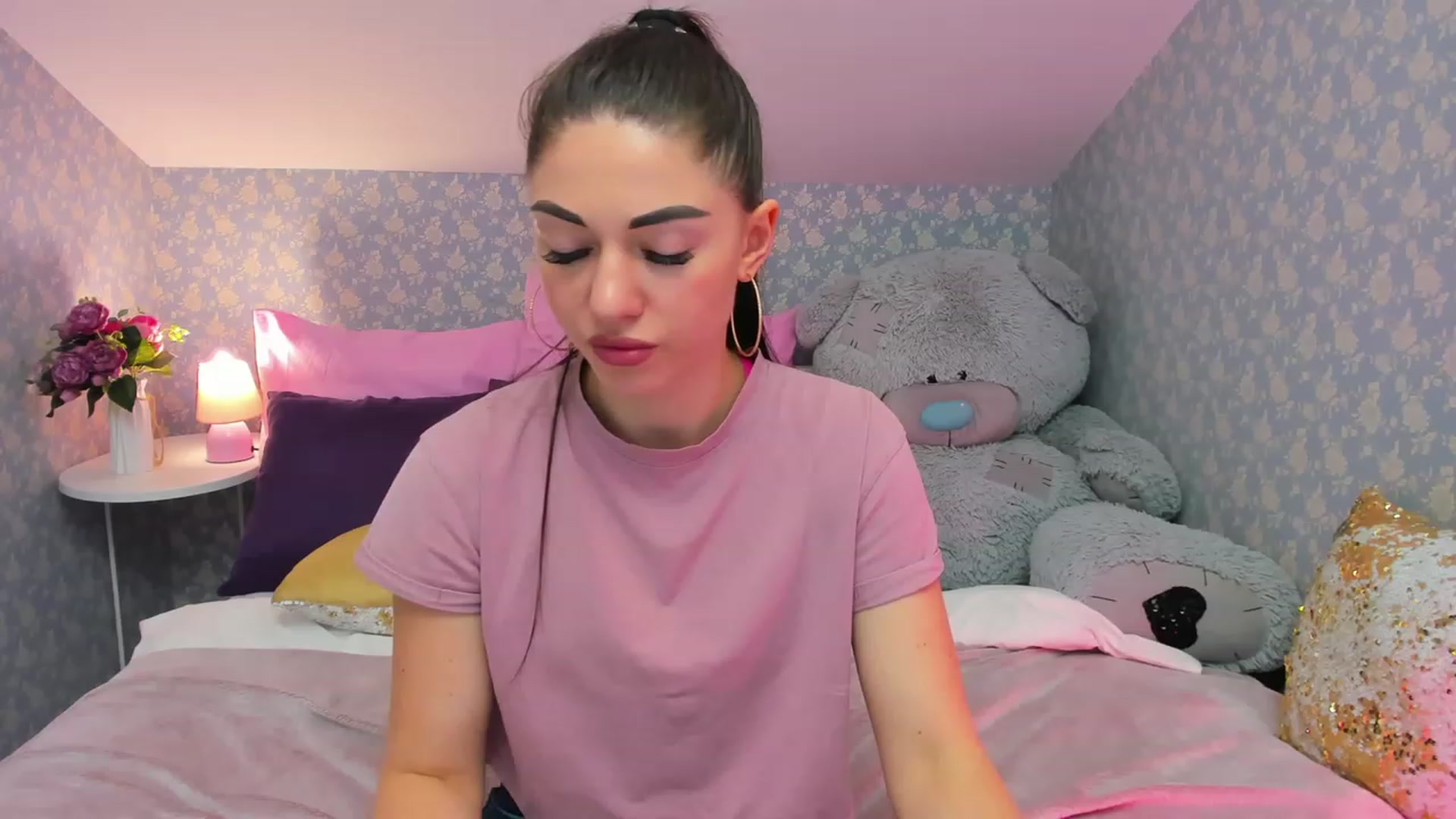 Gallery image thumbnail from AnnaHix's myfreecams stream on, 05/18/2023, 18:52 image 12 of 20