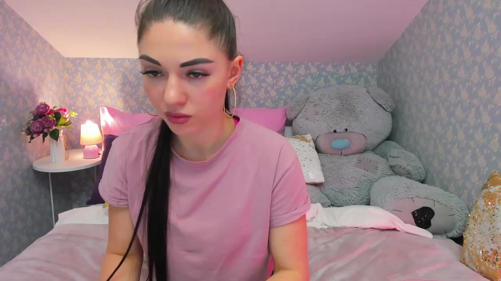 Gallery image thumbnail from AnnaHix's myfreecams stream on, 05/18/2023, 18:52 image 8 of 20