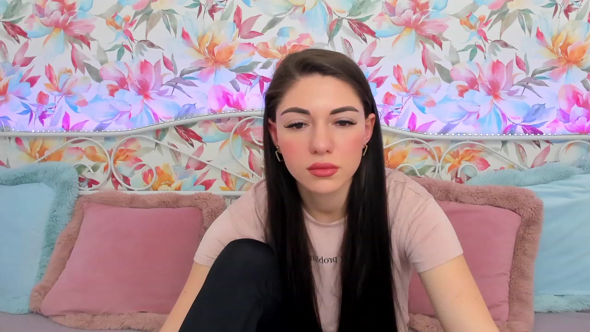Gallery image thumbnail from AnnaHix's myfreecams stream on, 05/19/2023, 08:32 image 13 of 20