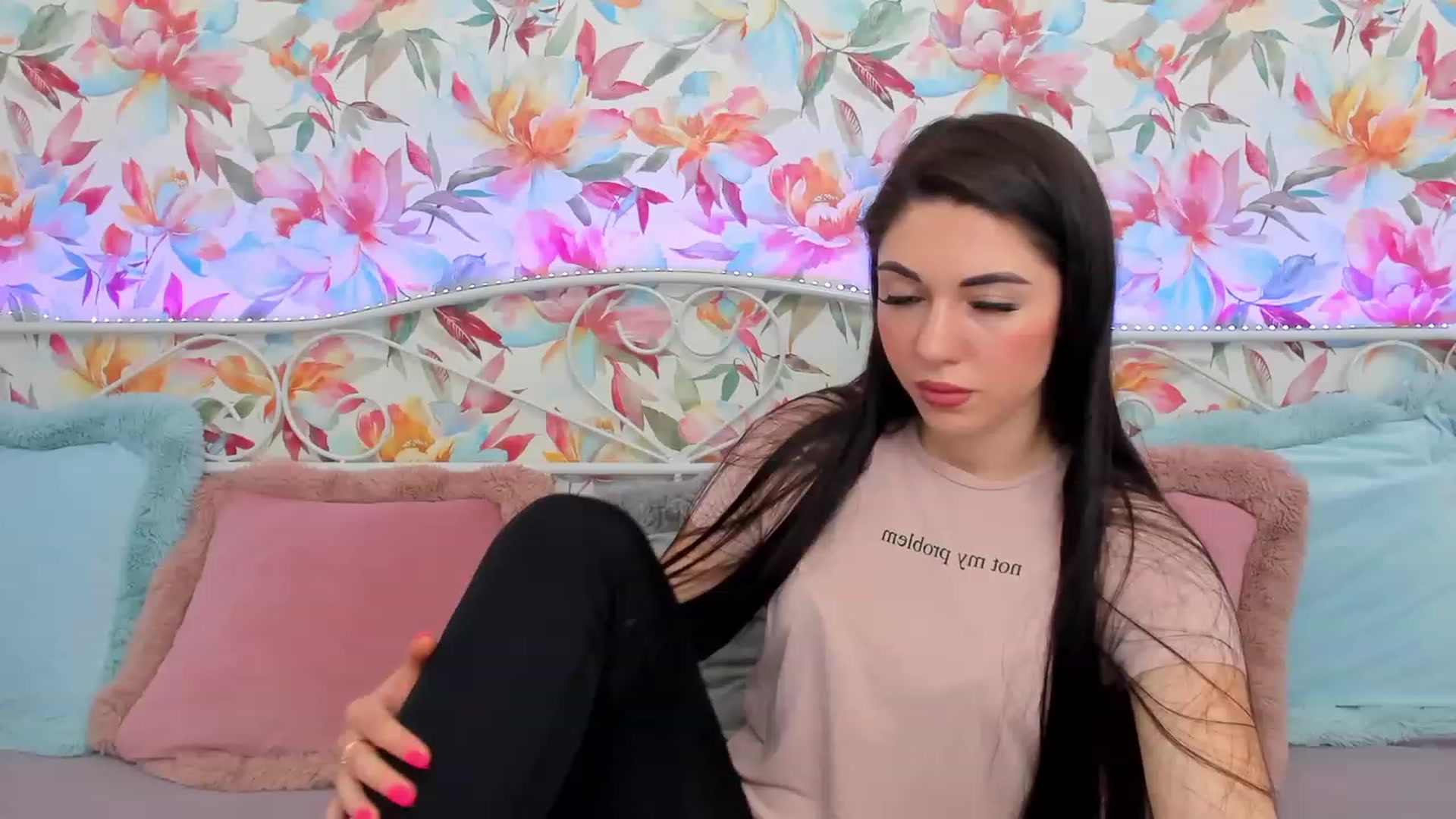 Gallery image thumbnail from AnnaHix's myfreecams stream on, 05/19/2023, 08:32 image 19 of 20