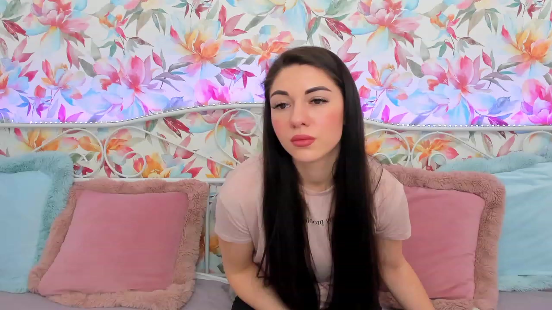 Gallery image thumbnail from AnnaHix's myfreecams stream on, 05/19/2023, 08:32 image 6 of 20