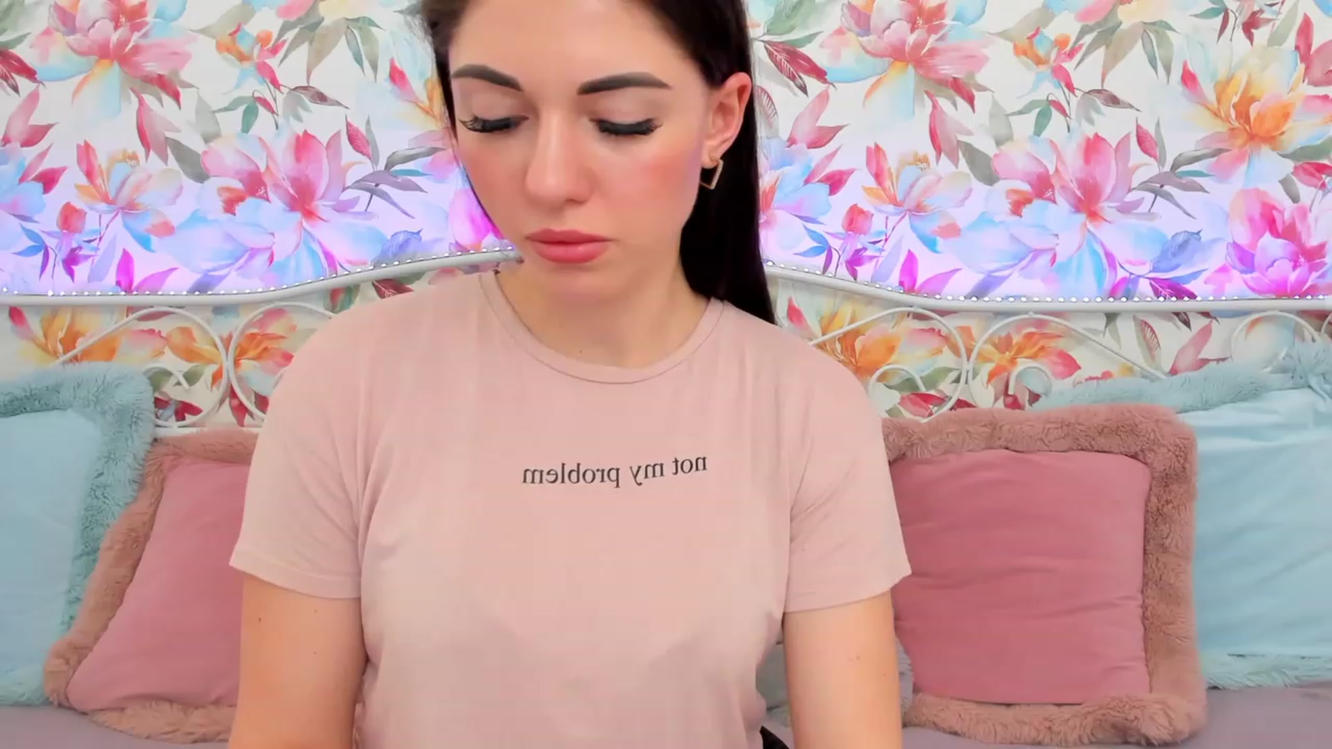 Gallery image thumbnail from AnnaHix's myfreecams stream on, 05/19/2023, 12:20 image 4 of 20