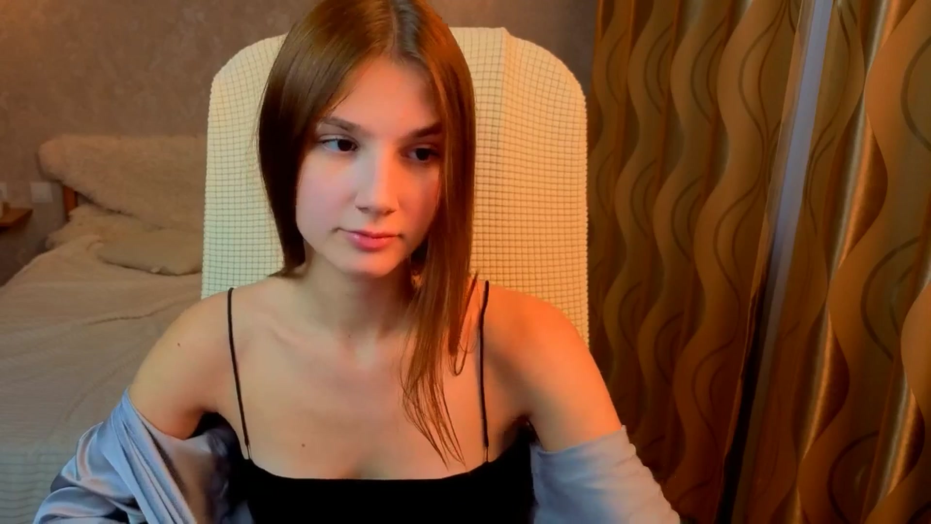 Gallery image thumbnail from AnnaHoney's myfreecams stream on, 11/27/2025, 07:15 image 18 of 20