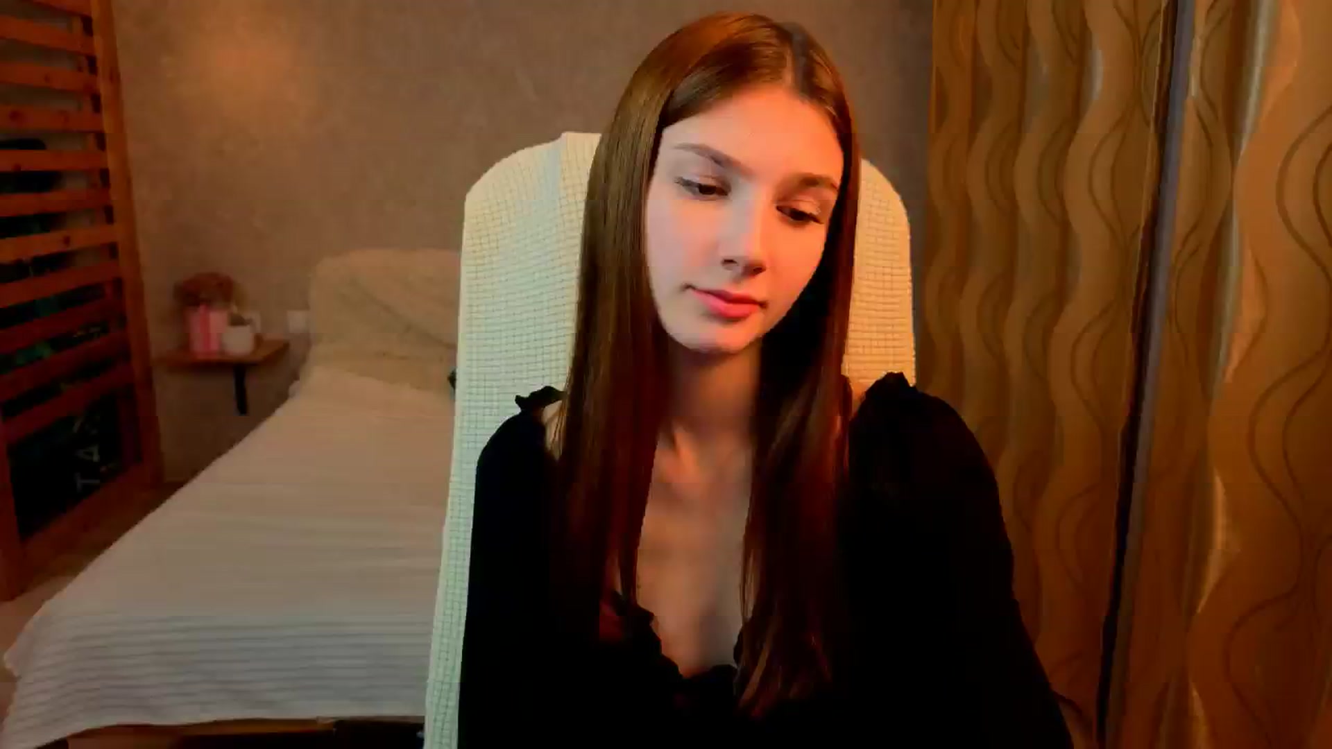 Gallery image thumbnail from AnnaHoney's myfreecams stream on, 11/28/2025, 02:10 image 7 of 20