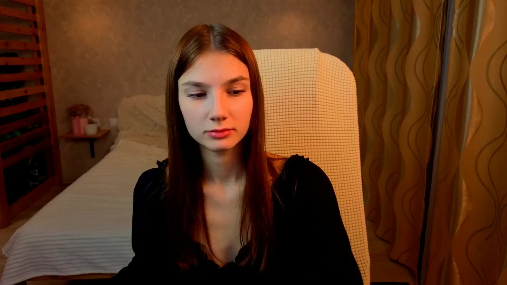 Gallery image thumbnail from AnnaHoney's myfreecams stream on, 11/28/2025, 02:10 image 12 of 20