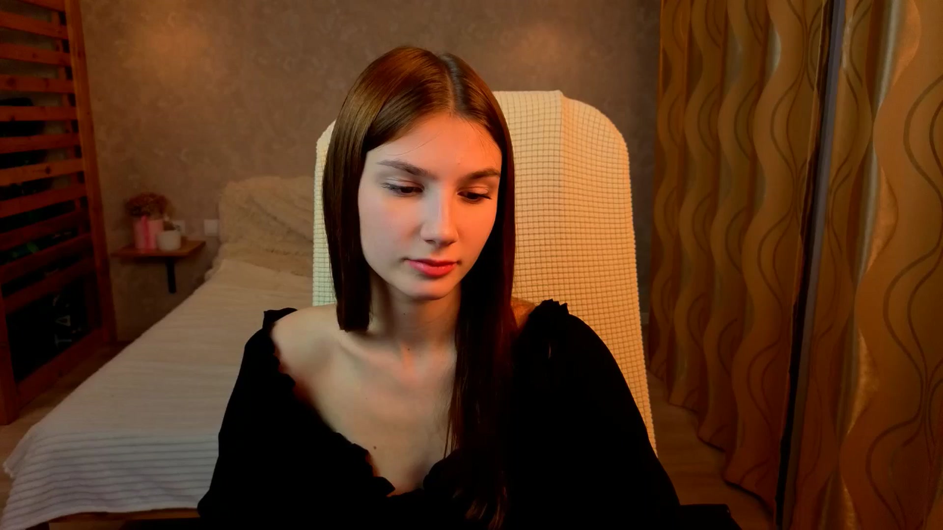 Gallery image thumbnail from AnnaHoney's myfreecams stream on, 11/28/2025, 02:10 image 13 of 20