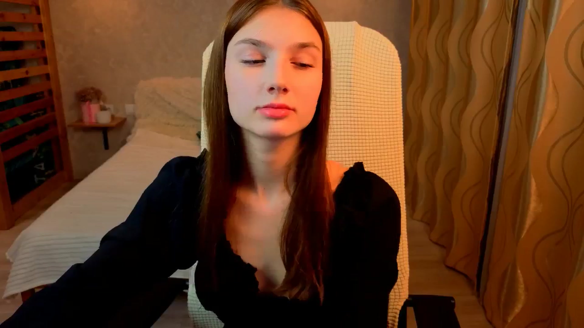 Gallery image thumbnail from AnnaHoney's myfreecams stream on, 11/28/2025, 02:10 image 2 of 20