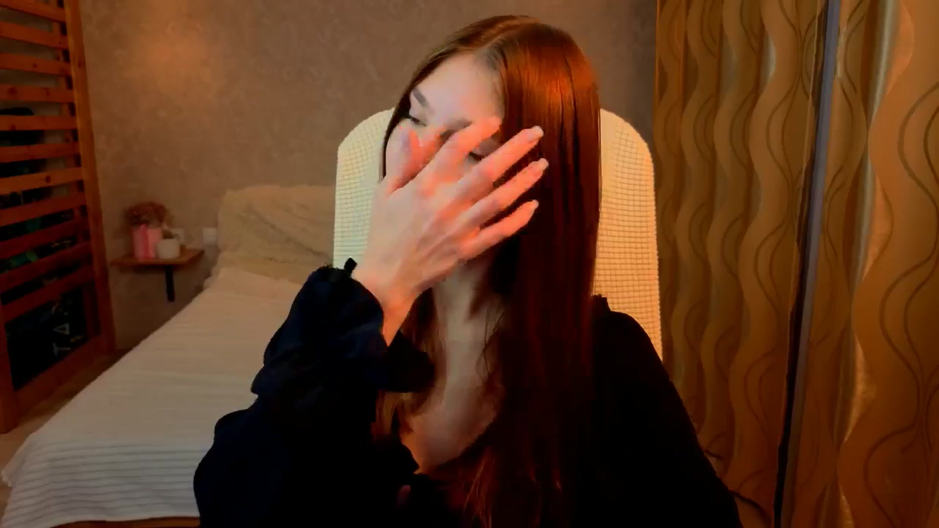 Gallery image thumbnail from AnnaHoney's myfreecams stream on, 11/28/2025, 02:20 image 16 of 20