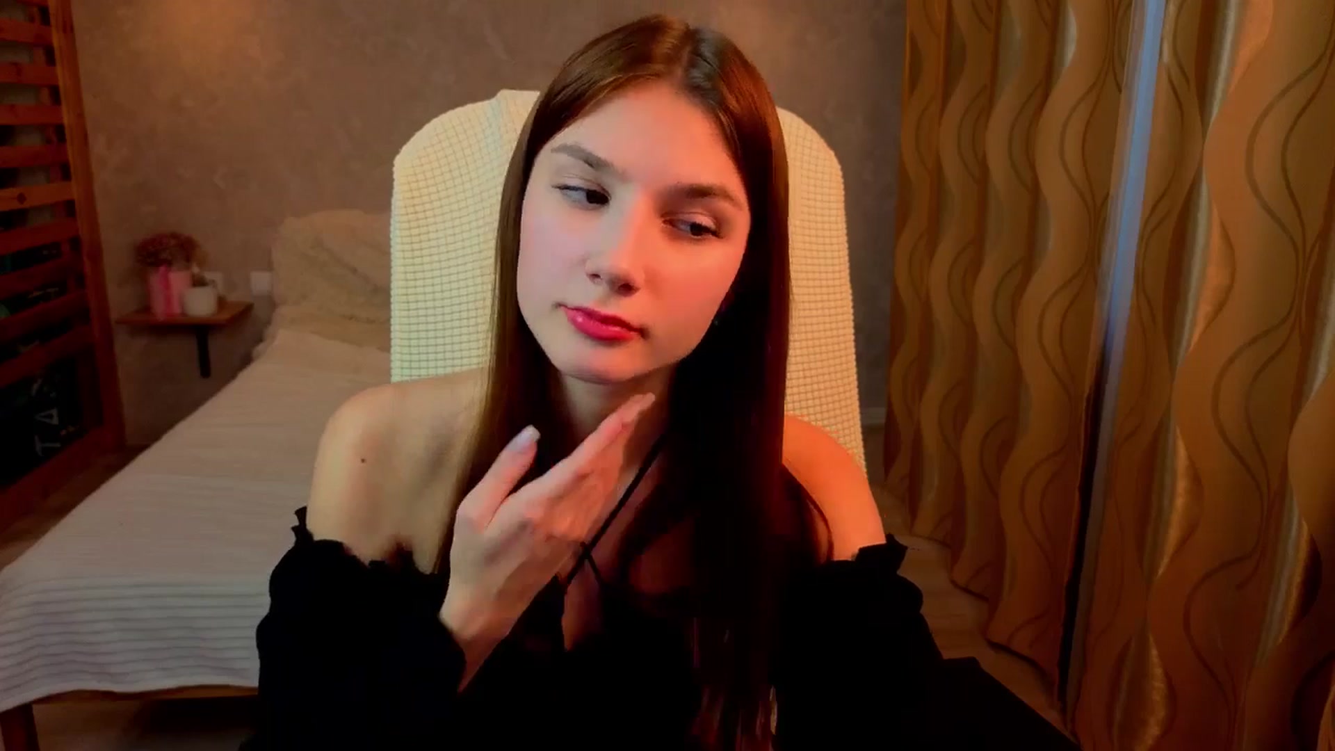 Gallery image thumbnail from AnnaHoney's myfreecams stream on, 11/28/2025, 04:28 image 6 of 20