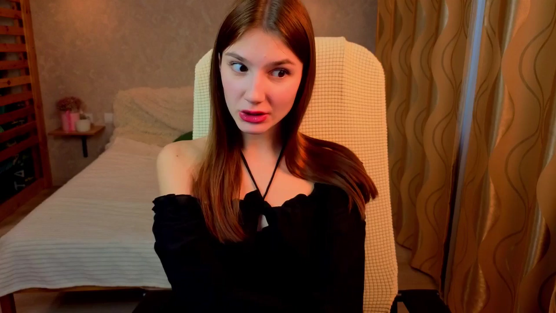 Gallery image thumbnail from AnnaHoney's myfreecams stream on, 11/28/2025, 04:28 image 12 of 20