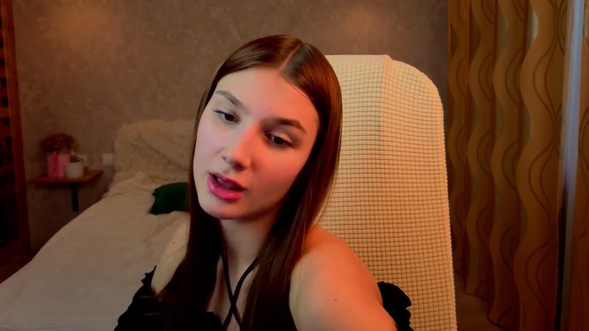 Gallery image thumbnail from AnnaHoney's myfreecams stream on, 11/28/2025, 05:59 image 12 of 20