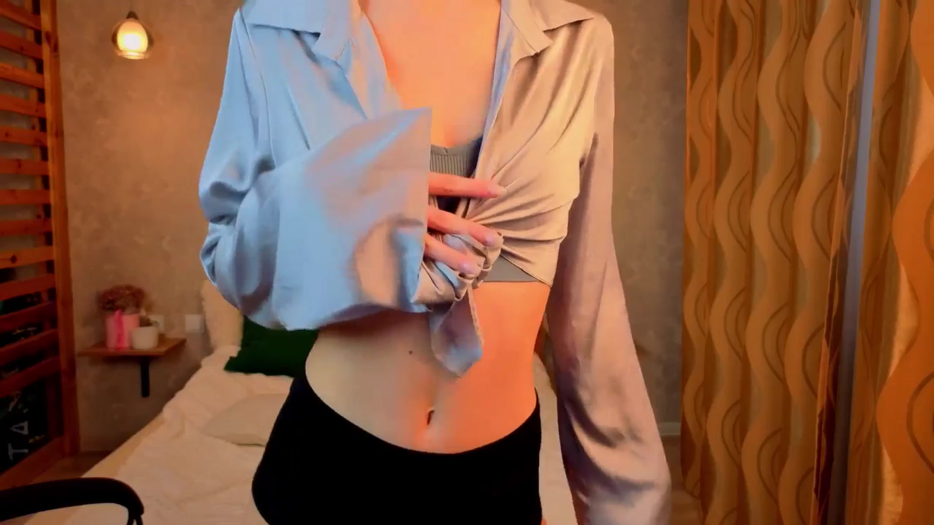 Gallery image thumbnail from AnnaHoney's myfreecams stream on, 12/01/2025, 08:10 image 8 of 20