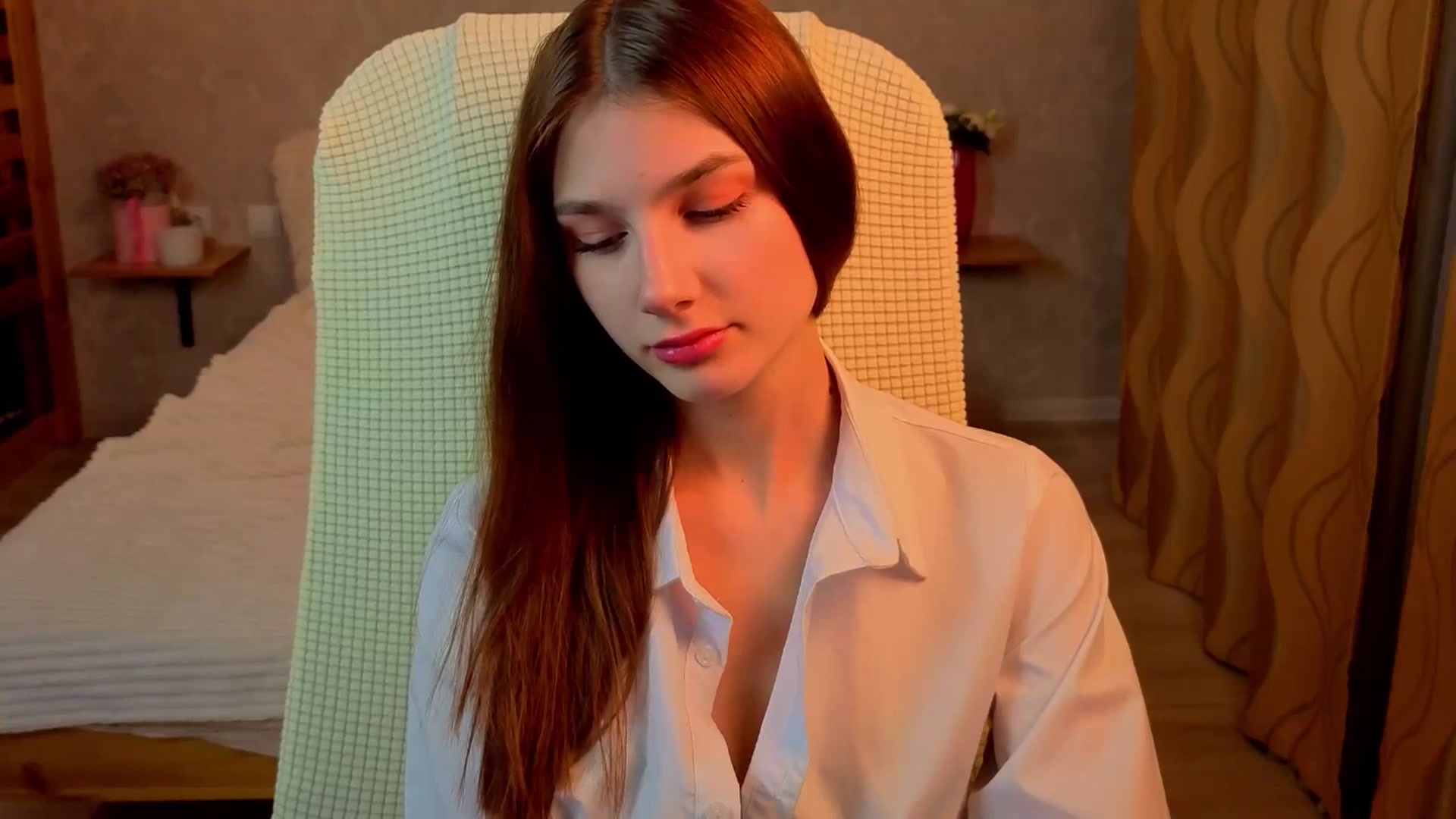 Gallery image thumbnail from AnnaHoney's myfreecams stream on, 12/04/2025, 02:41 image 4 of 20