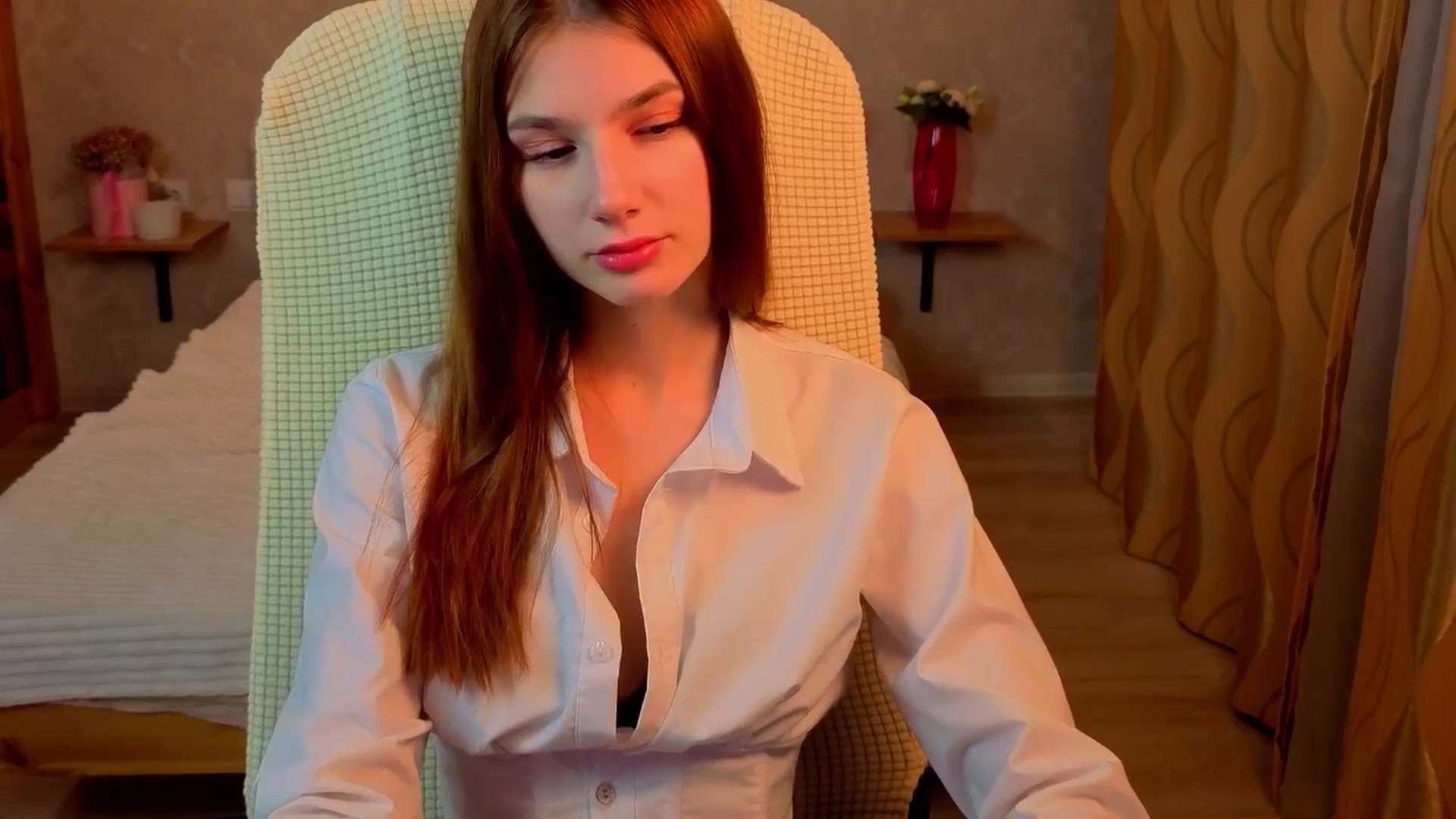 Gallery image thumbnail from AnnaHoney's myfreecams stream on, 12/04/2025, 02:41 image 12 of 20