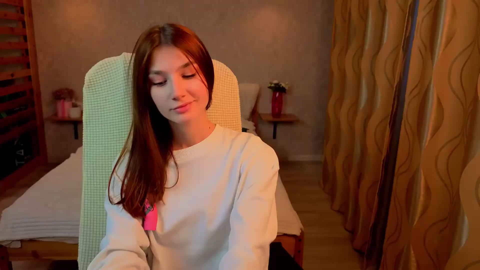 Gallery image thumbnail from AnnaHoney's myfreecams stream on, 12/05/2025, 07:06 image 4 of 20