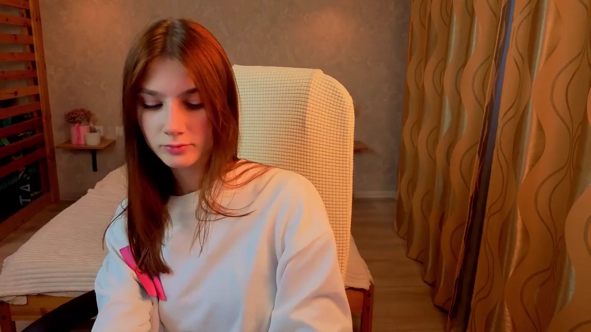 Gallery image thumbnail from AnnaHoney's myfreecams stream on, 12/05/2025, 07:06 image 7 of 20