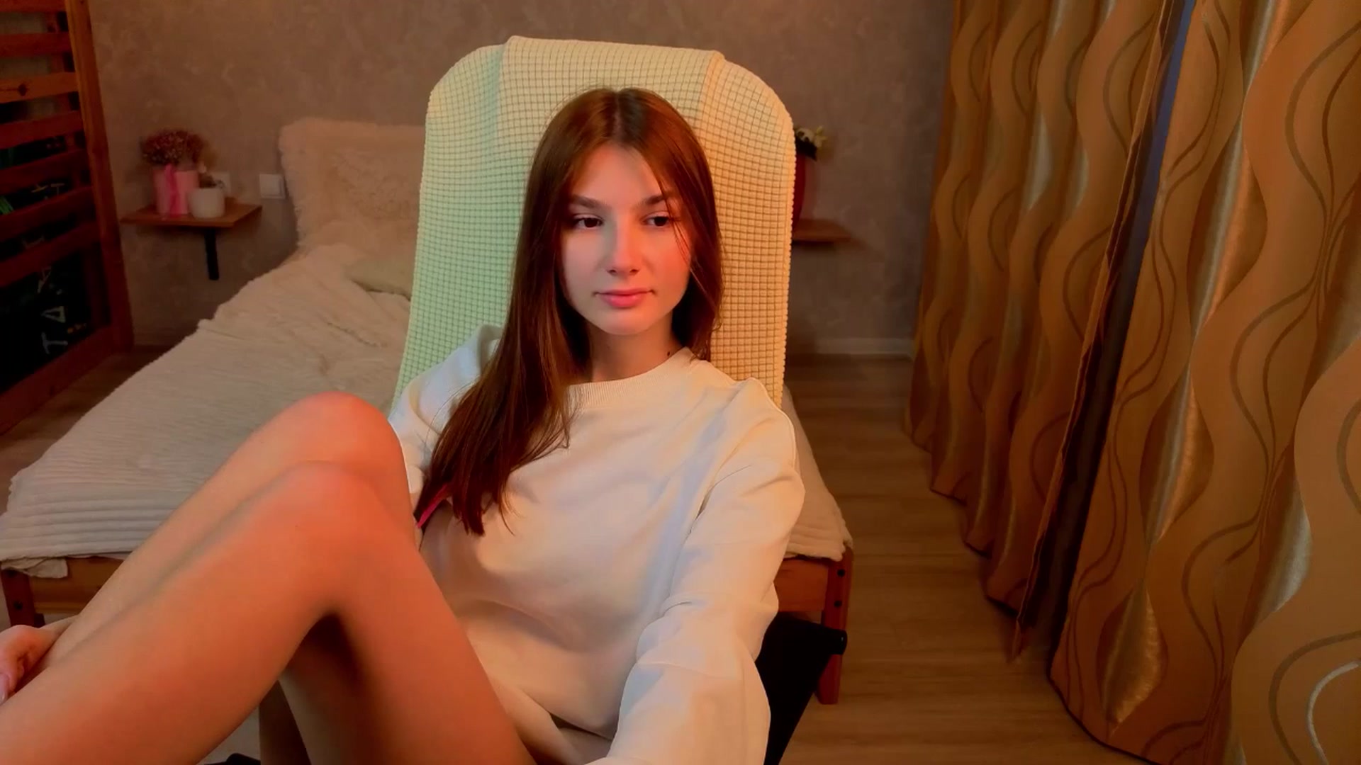 Gallery image thumbnail from AnnaHoney's myfreecams stream on, 12/05/2025, 07:06 image 10 of 20