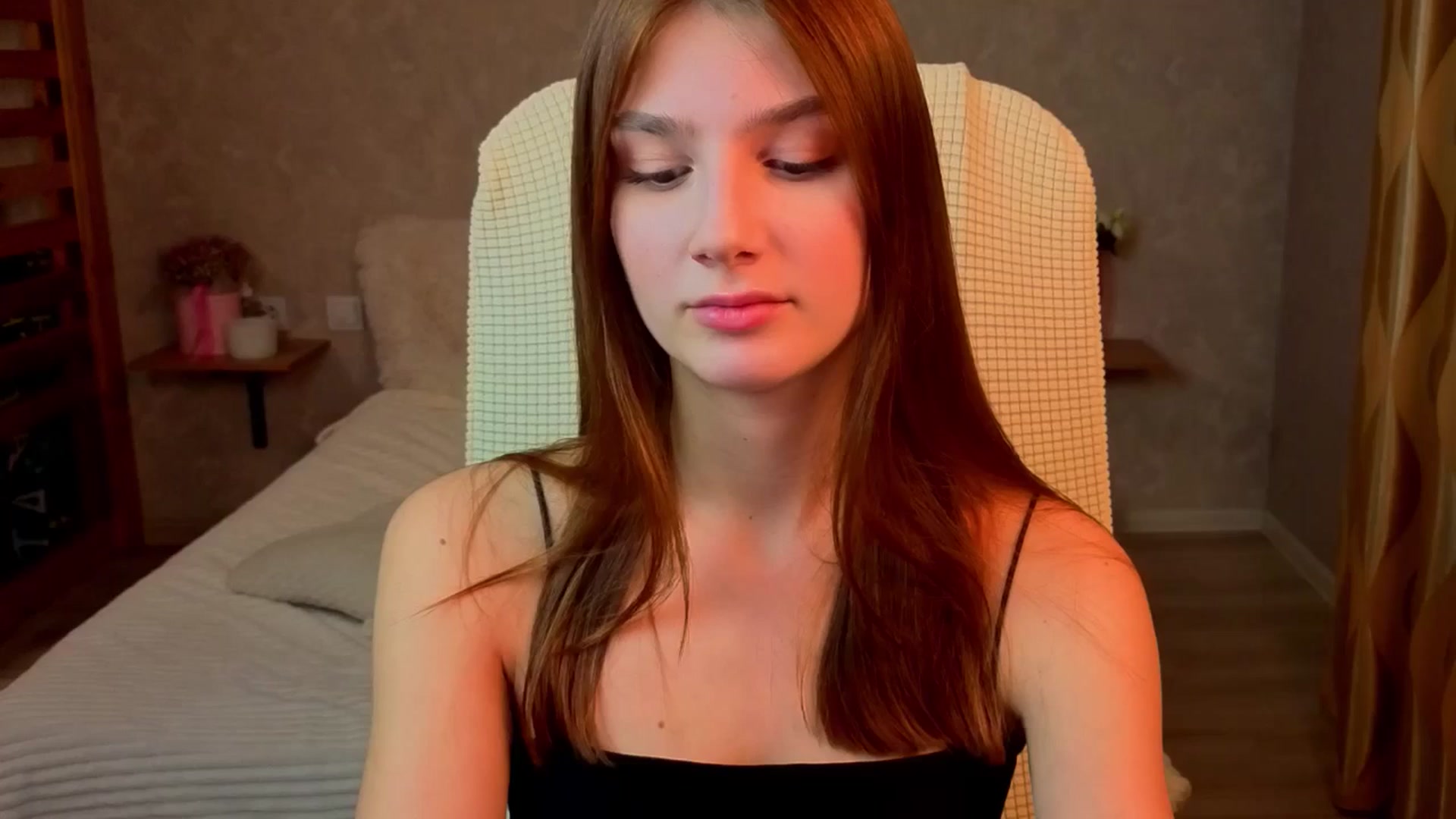 Gallery image thumbnail from AnnaHoney's myfreecams stream on, 12/06/2025, 11:06 image 6 of 20