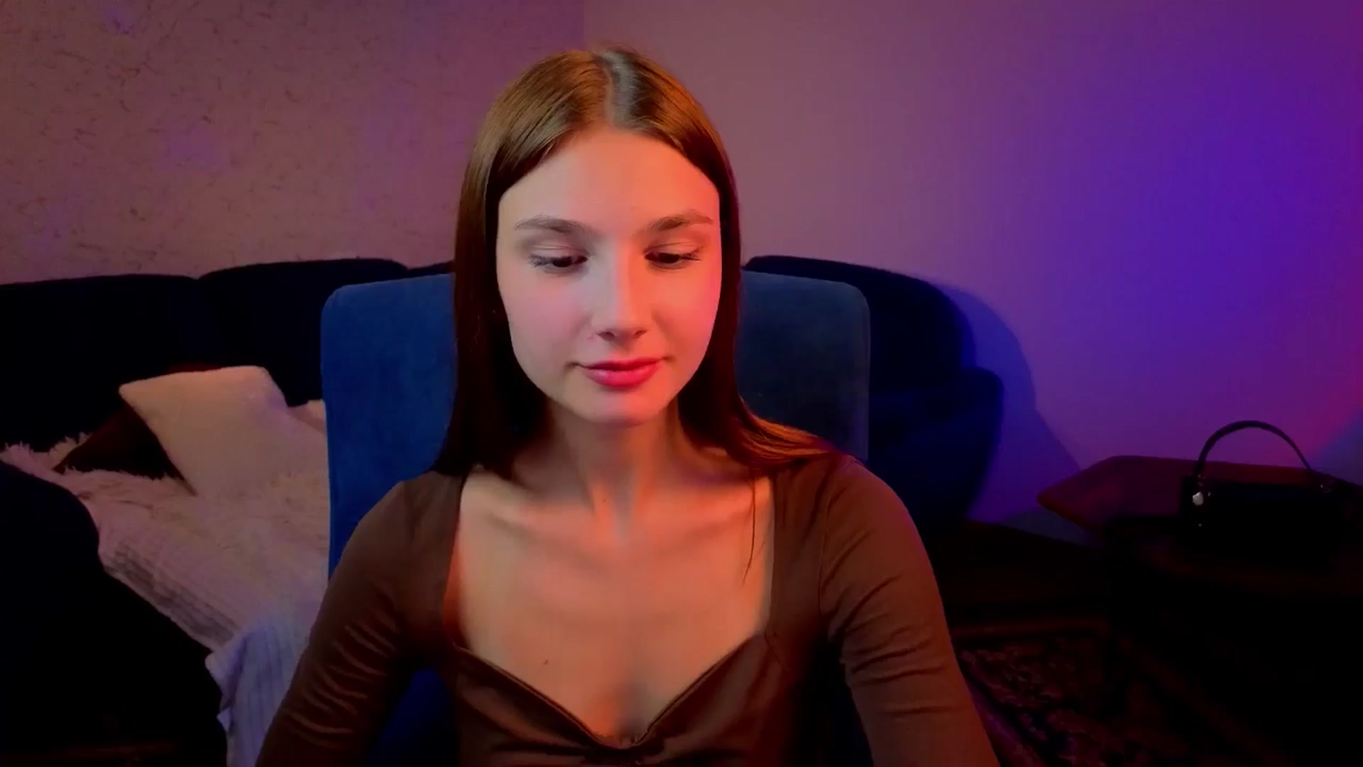 Gallery image thumbnail from AnnaHoney's myfreecams stream on, 12/20/2025, 10:10 image 17 of 20