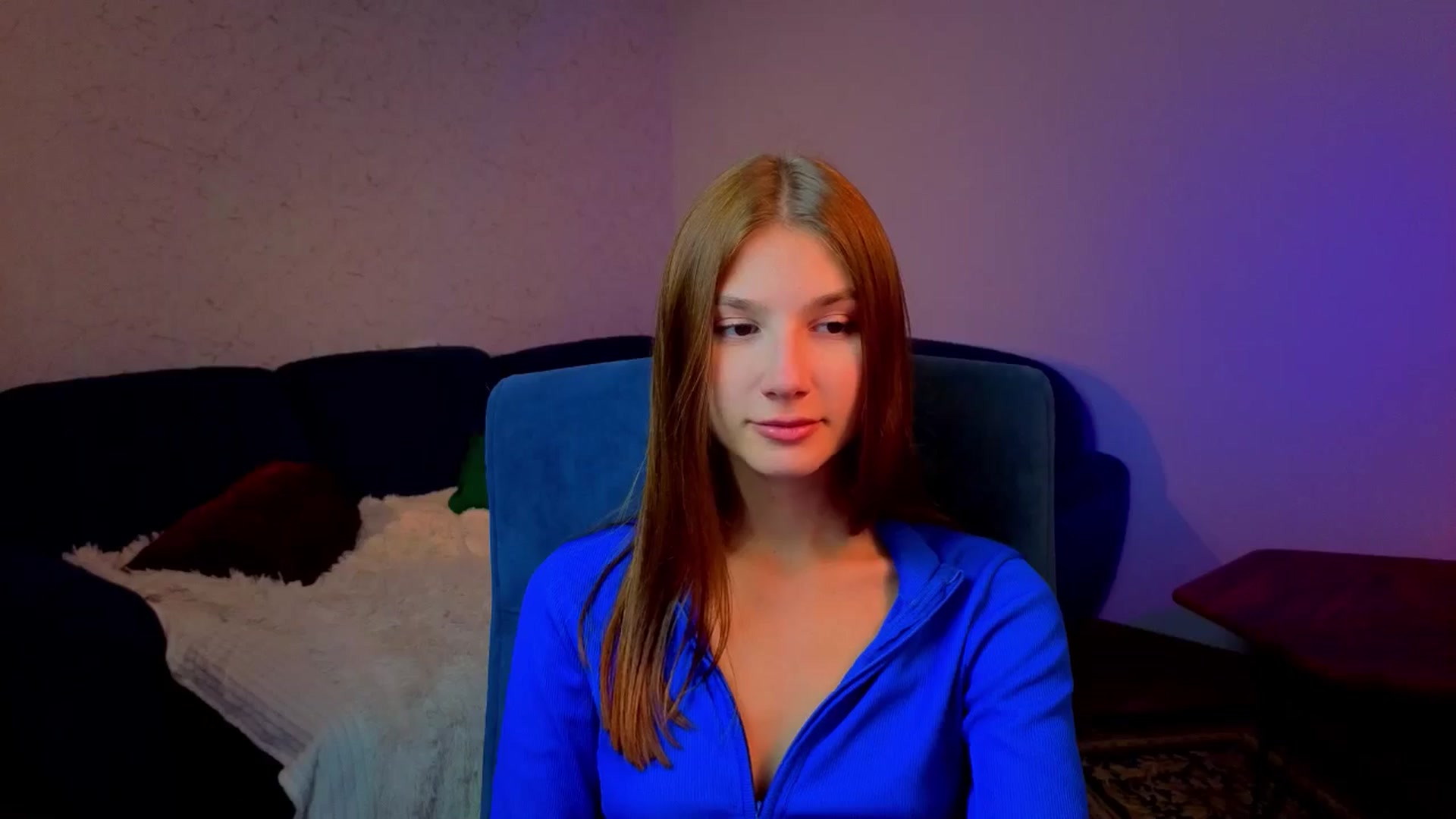 Gallery image thumbnail from AnnaHoney's myfreecams stream on, 12/22/2025, 03:53 image 17 of 20