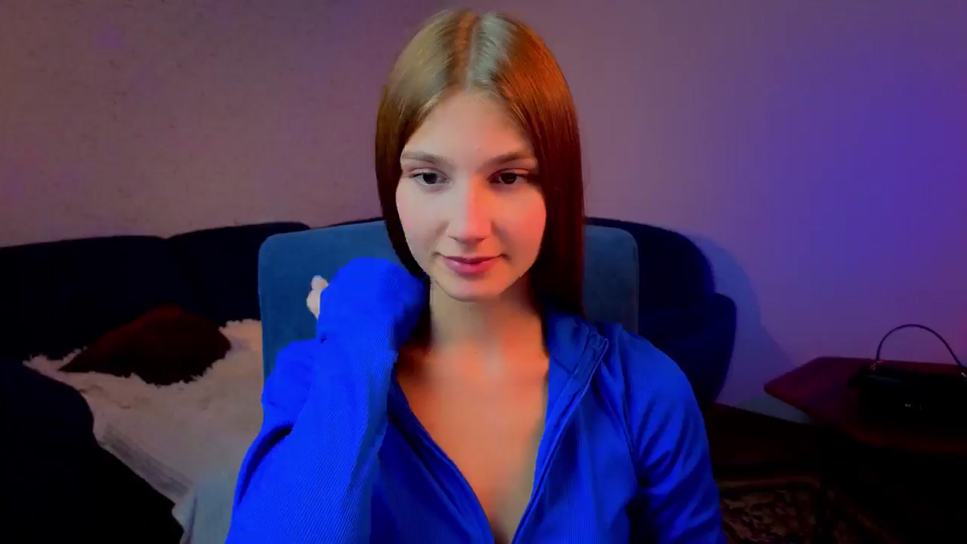 Gallery image thumbnail from AnnaHoney's myfreecams stream on, 12/22/2025, 05:23 image 10 of 20