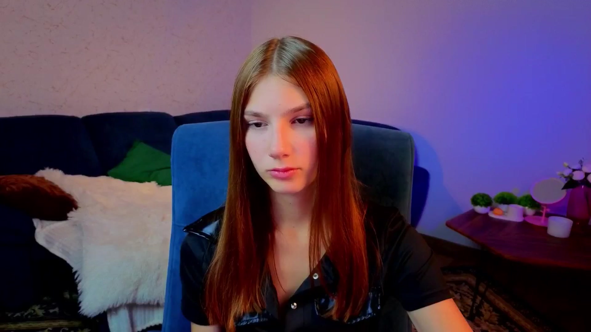 Gallery image thumbnail from AnnaHoney's myfreecams stream on, 12/26/2025, 03:27 image 6 of 20