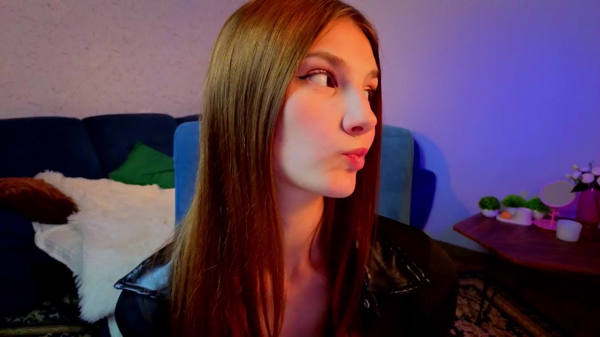 Gallery image thumbnail from AnnaHoney's myfreecams stream on, 12/26/2025, 03:27 image 17 of 20