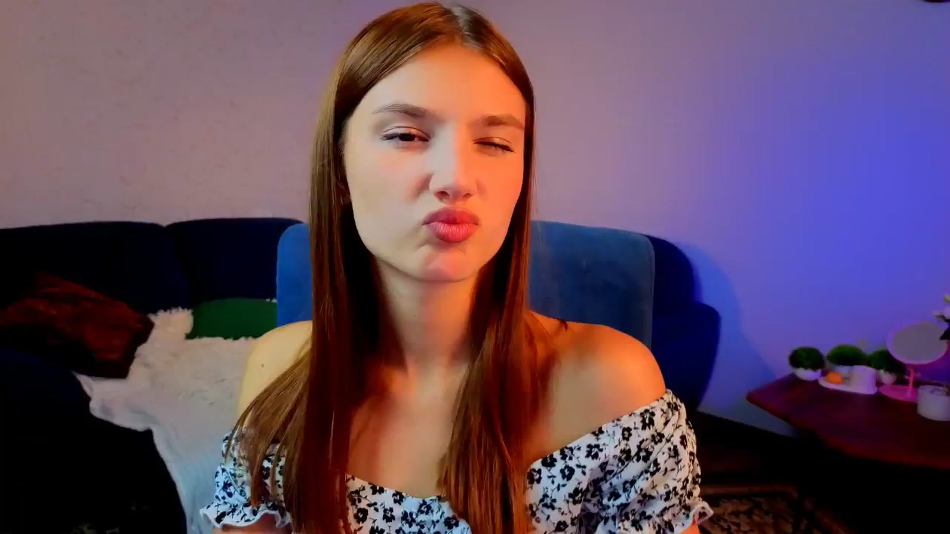 Gallery image thumbnail from AnnaHoney's myfreecams stream on, 12/28/2025, 07:11 image 11 of 20